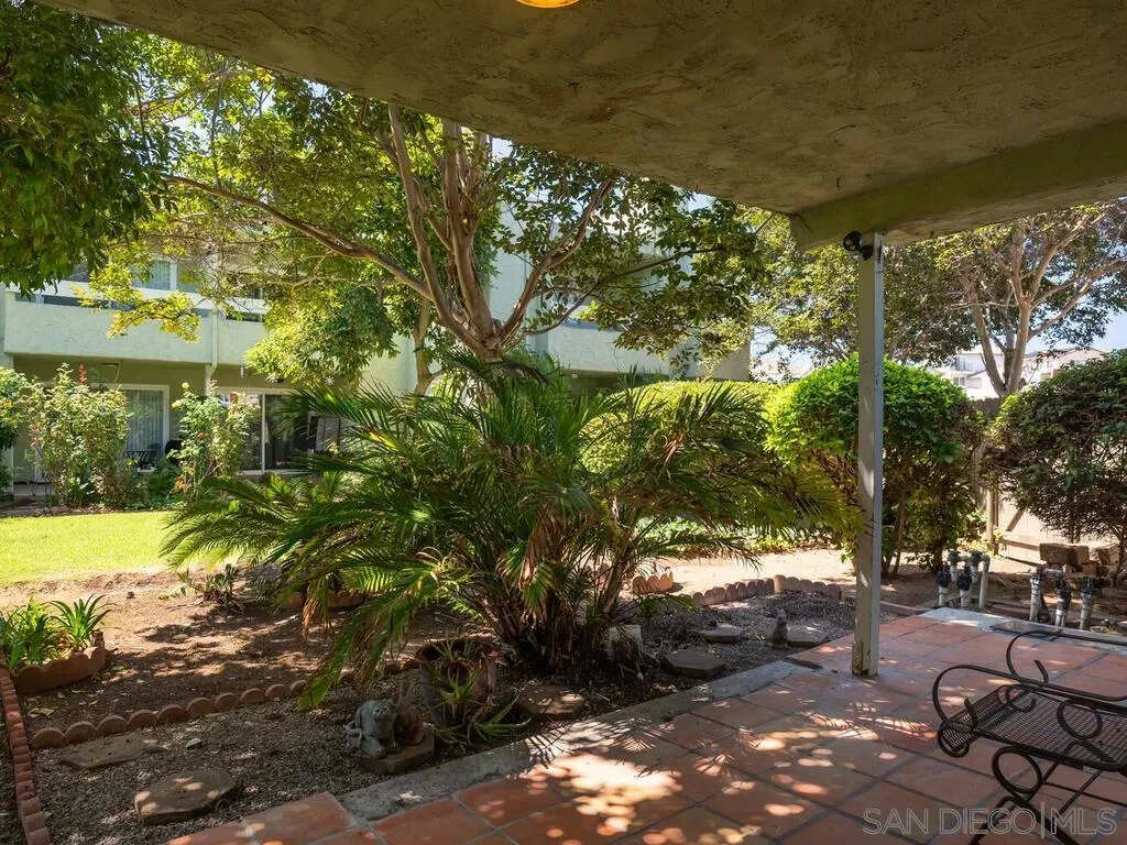 https://cdn.realtyfeed.com/cdn/127/250044043/382acbec97306c91fb60304f7a956047.webp