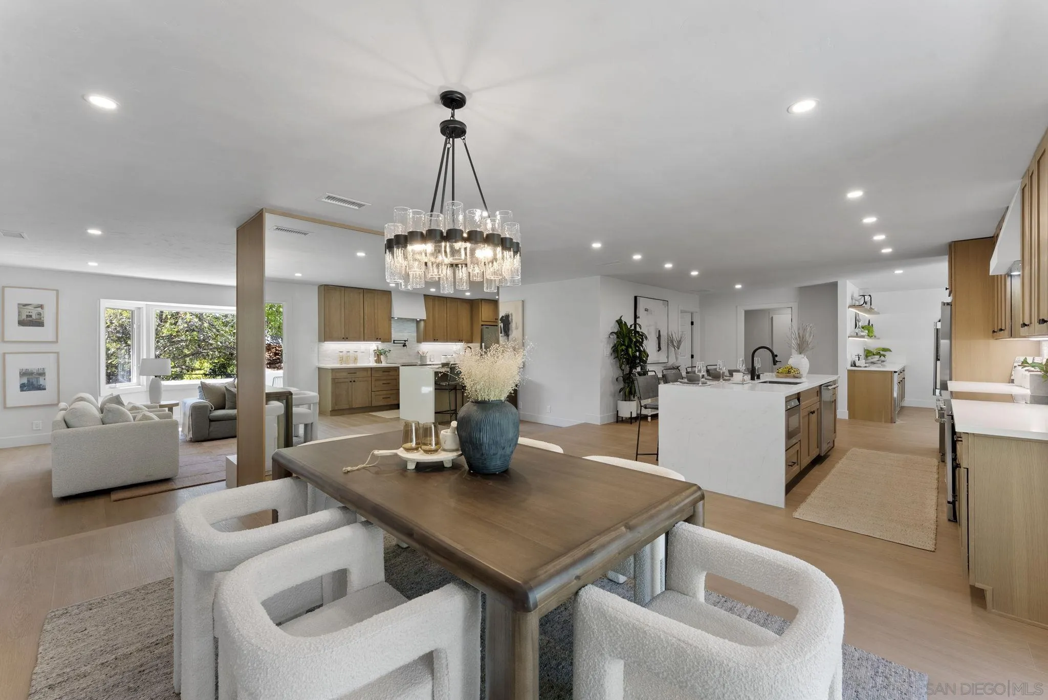 https://cdn.realtyfeed.com/cdn/127/250044047/d5c38dd8da16b275f618666204166687.webp