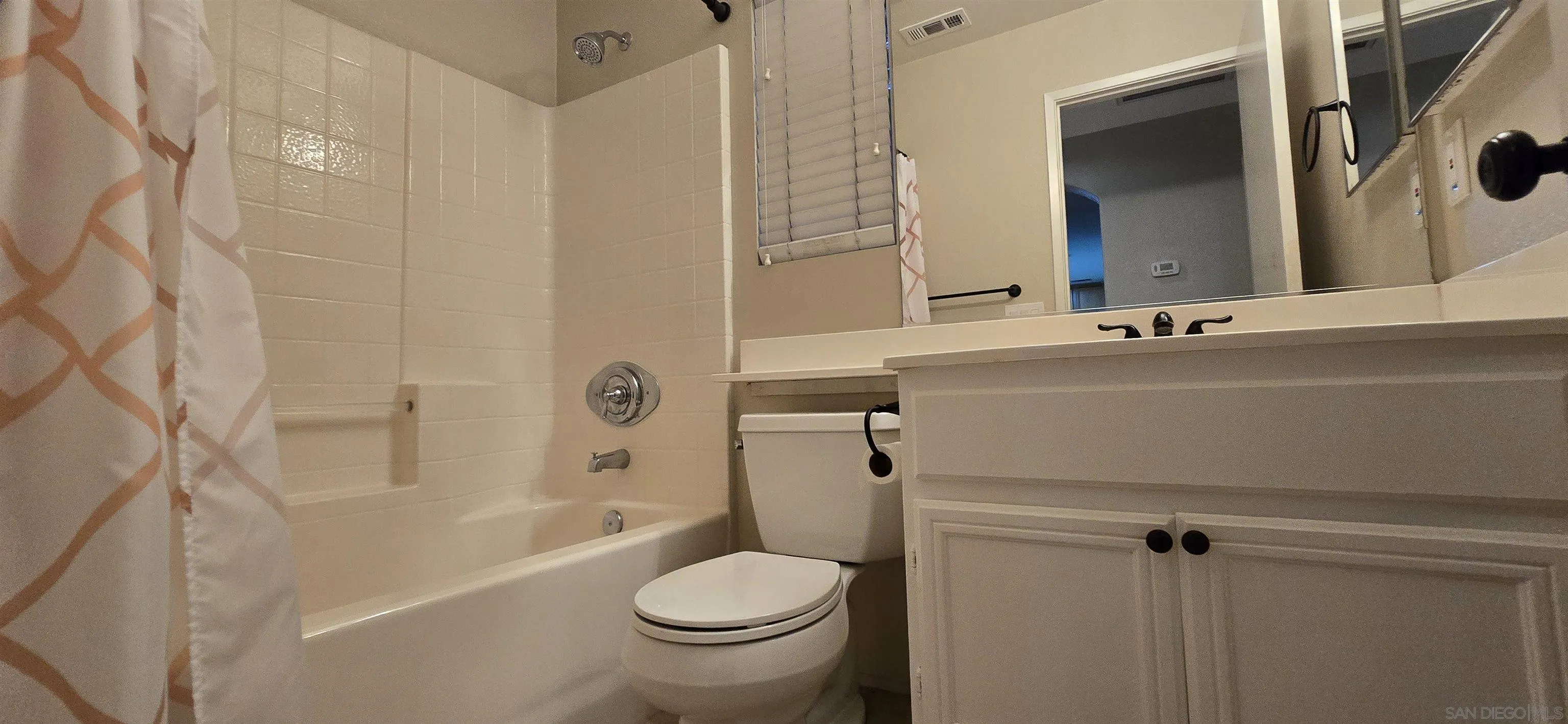 https://cdn.realtyfeed.com/cdn/127/250044048/573de828348edc6f4265b3431988b654.webp