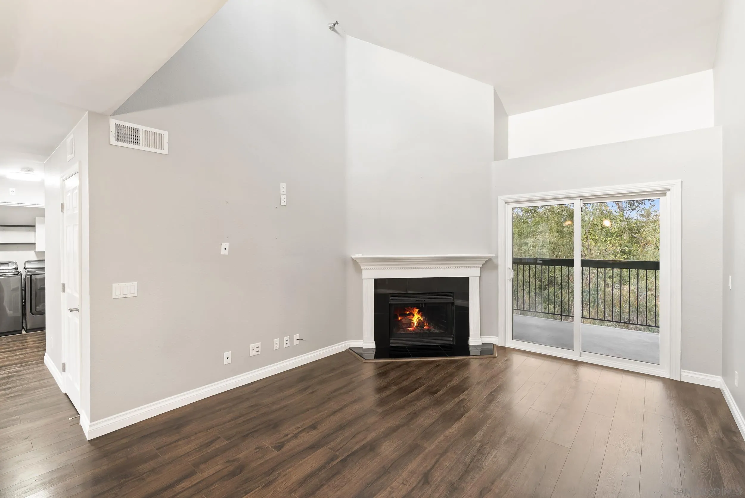 https://cdn.realtyfeed.com/cdn/127/250044054/cbfb550247bda3d4941a36b66fa81554.webp