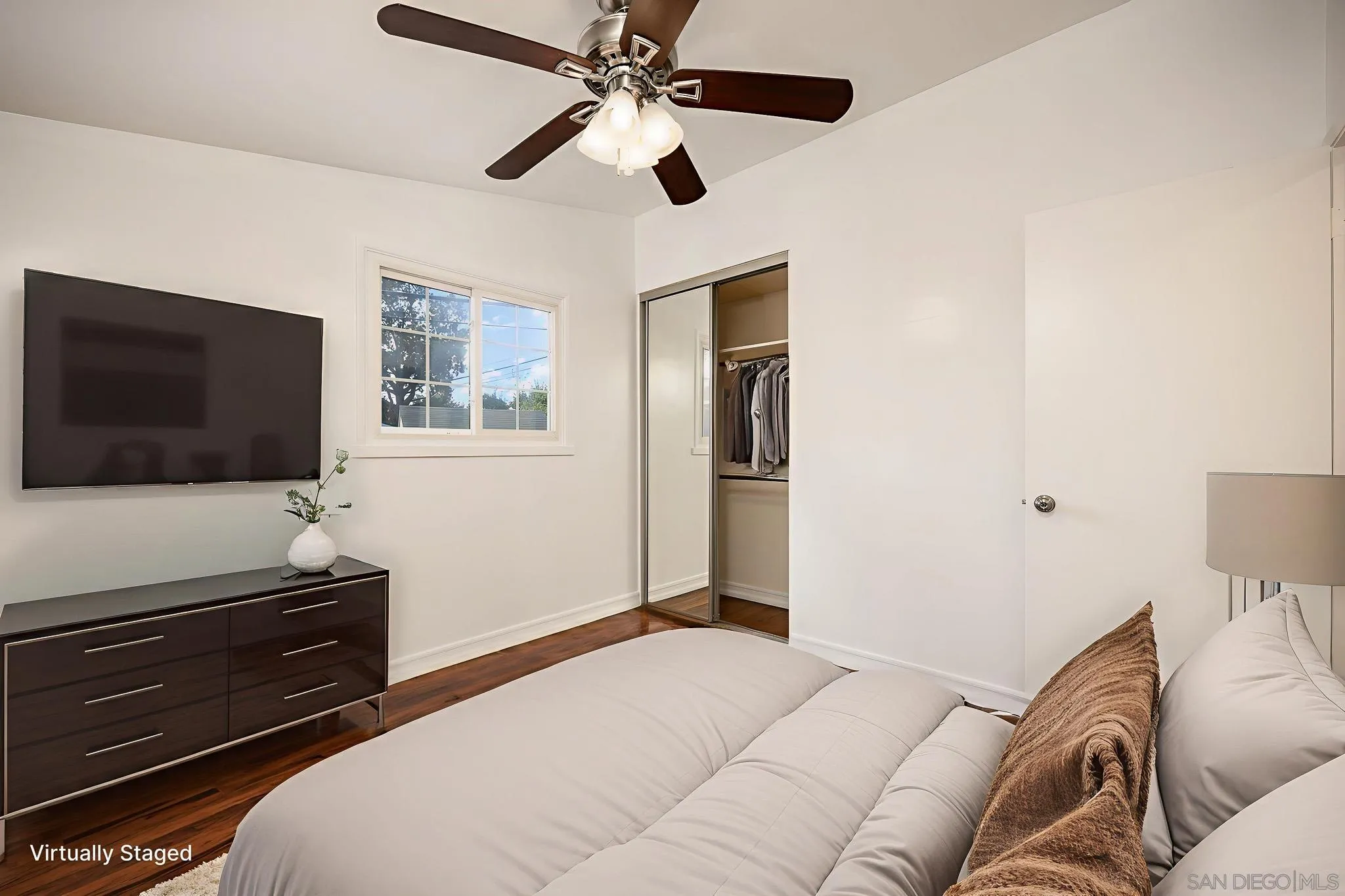 https://cdn.realtyfeed.com/cdn/127/250044058/147b695c50804b2c48d985ad49388c43.webp
