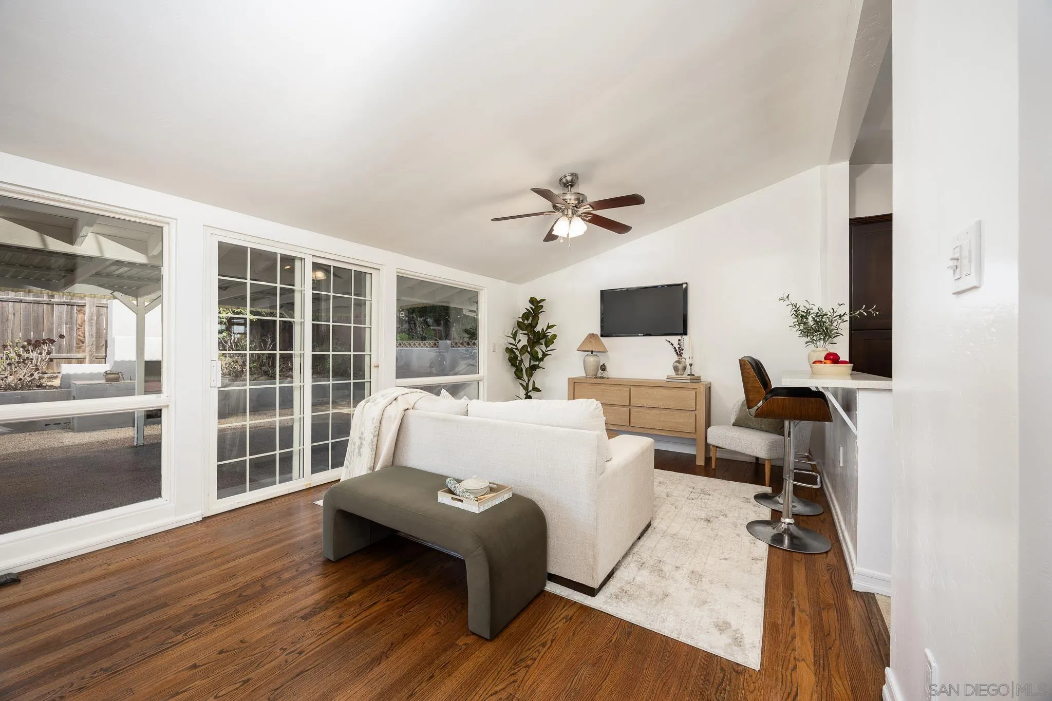 https://cdn.realtyfeed.com/cdn/127/250044058/f2d6b552101a262a946746d31dbf21ac.webp
