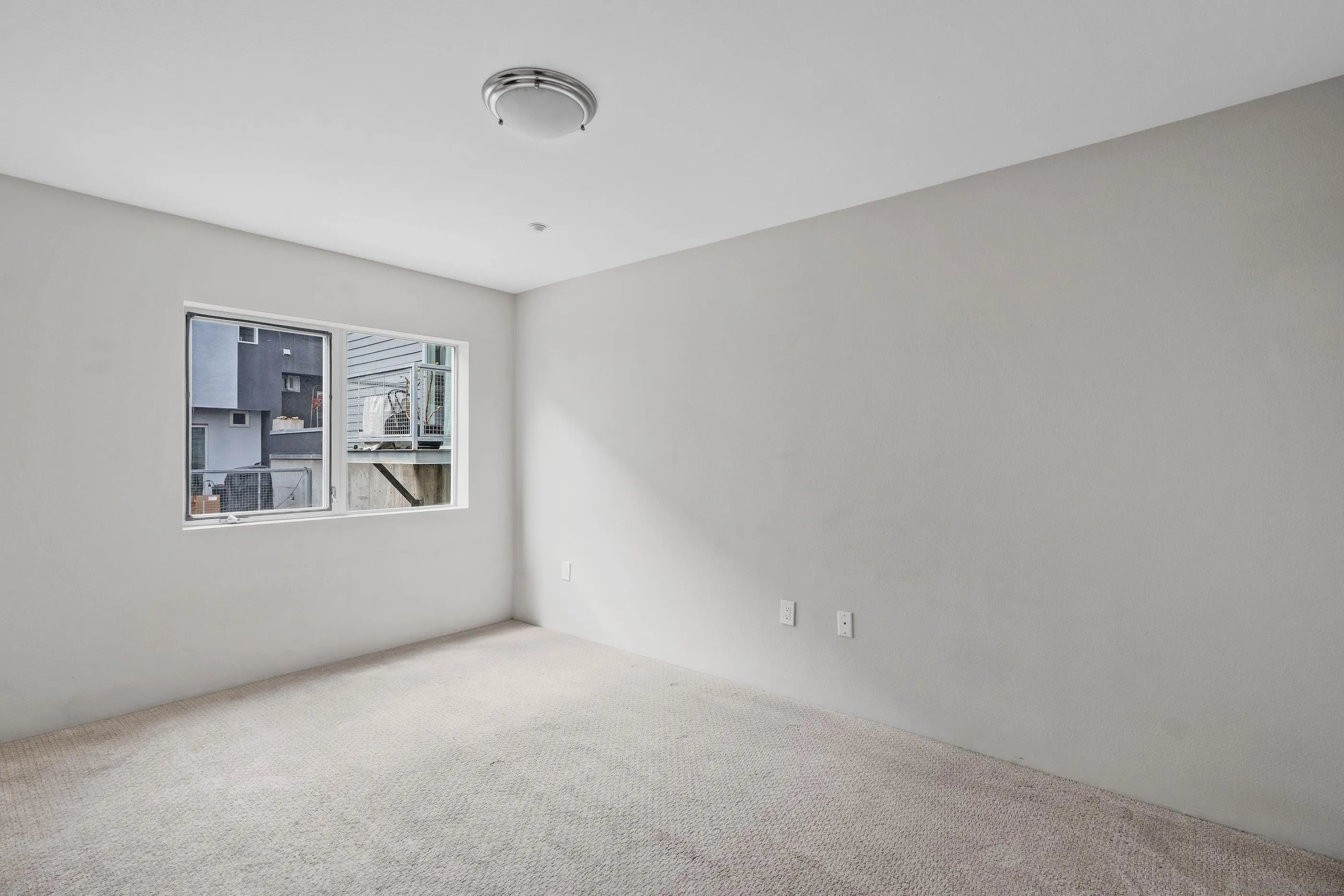 https://cdn.realtyfeed.com/cdn/127/250044062/509179456cb36e1258f645b3bb2619fc.webp