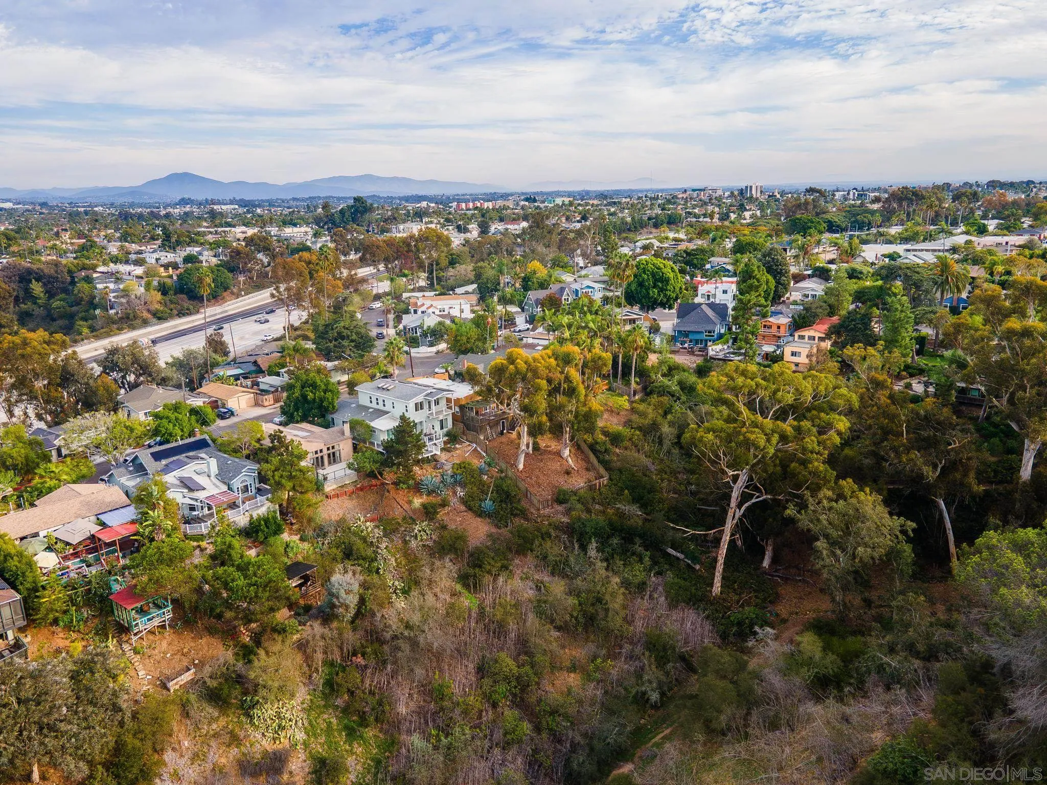 https://cdn.realtyfeed.com/cdn/127/250044068/311ae75d11d6df5819d33e35427c249c.webp