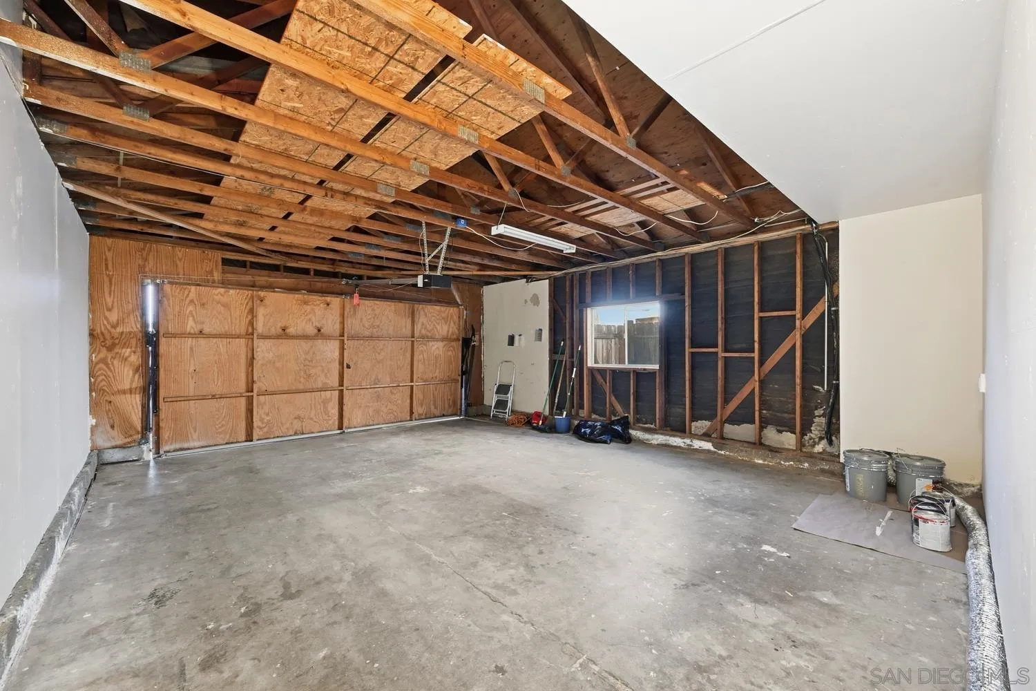 https://cdn.realtyfeed.com/cdn/127/250044071/2b1604d3a1ac6b2476d66399f305d536.webp