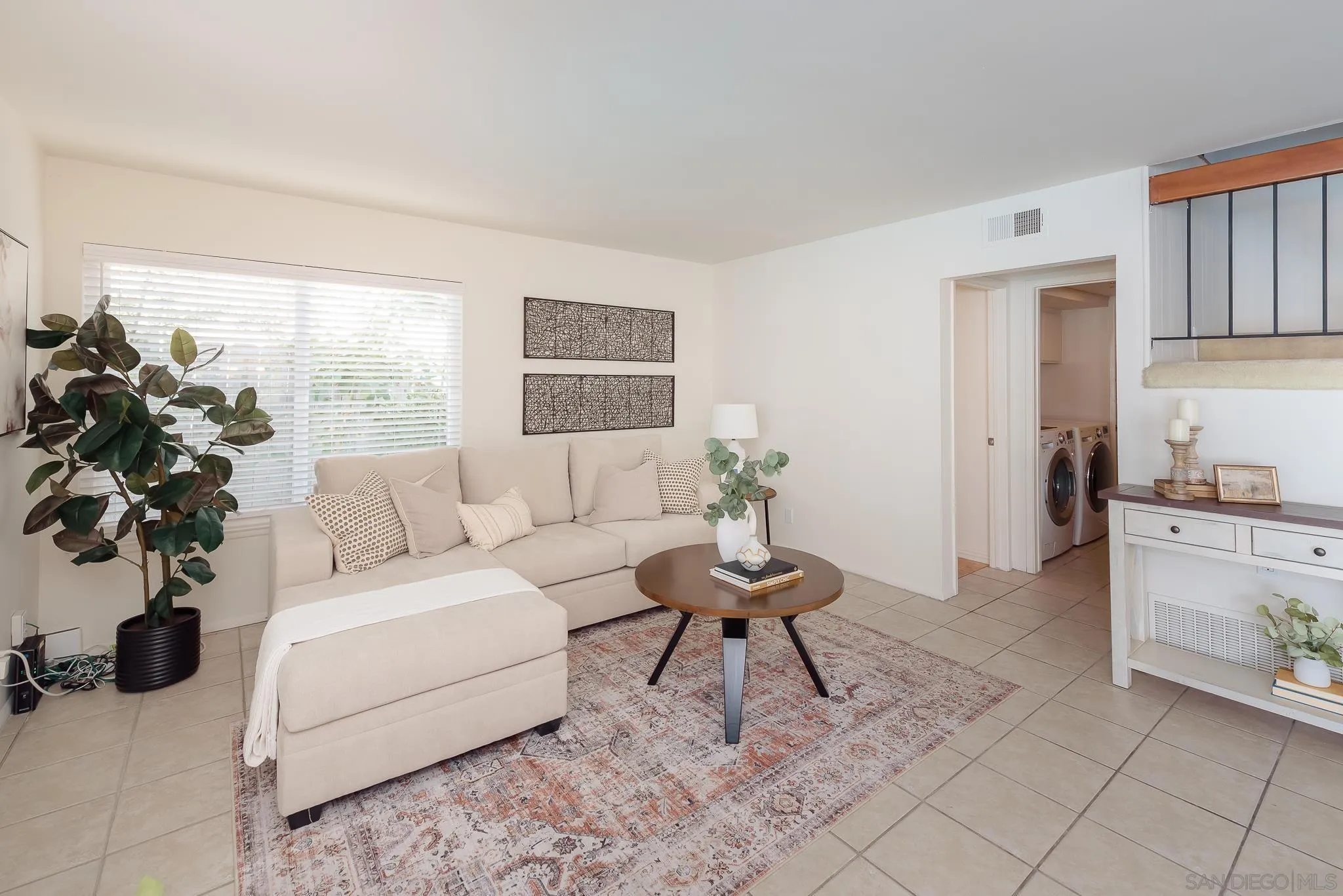 https://cdn.realtyfeed.com/cdn/127/250044081/e685dac8261385bd5019046298d9465f.webp