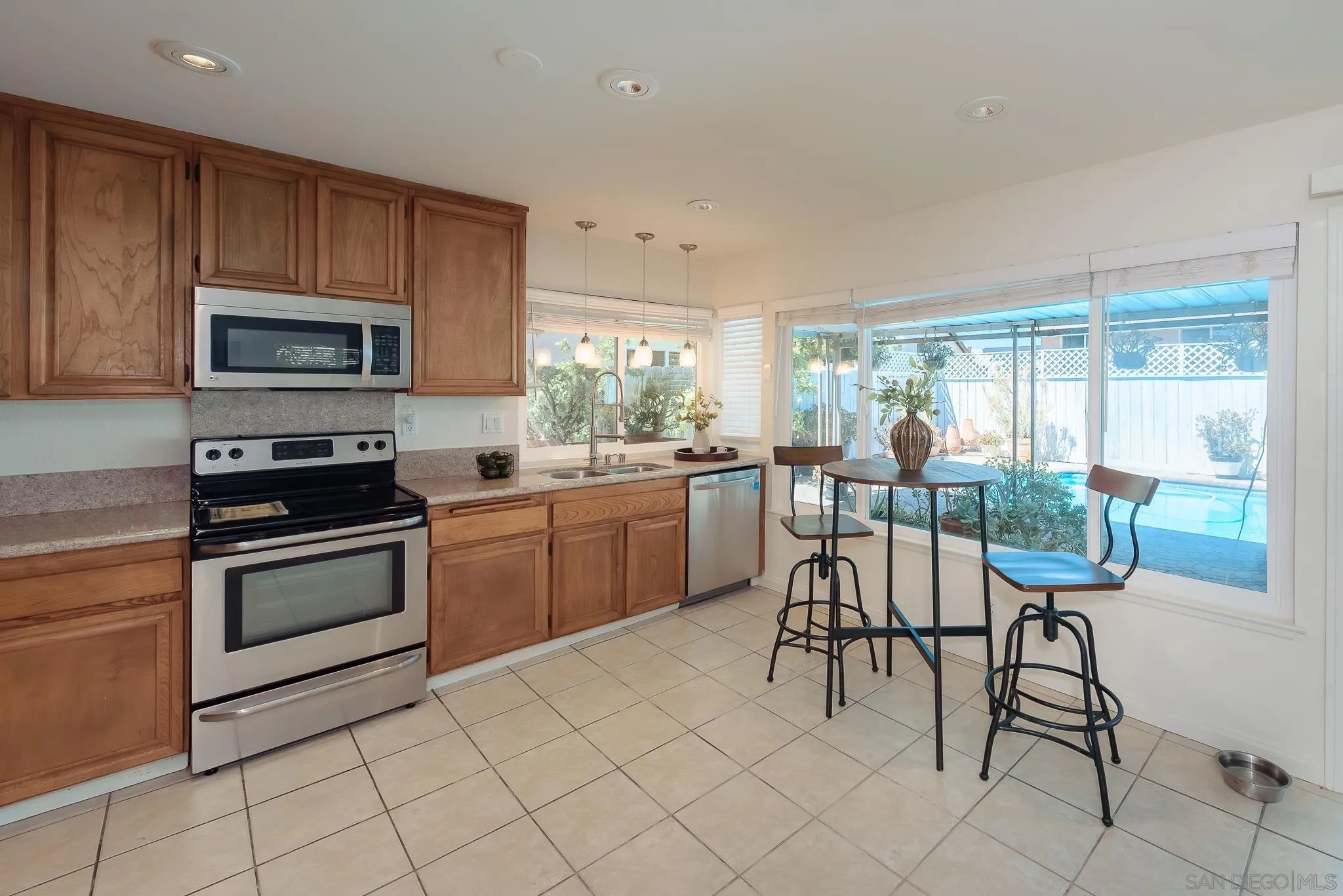 https://cdn.realtyfeed.com/cdn/127/250044081/f35d597b2fc36c88838c2104089ee1c1.webp