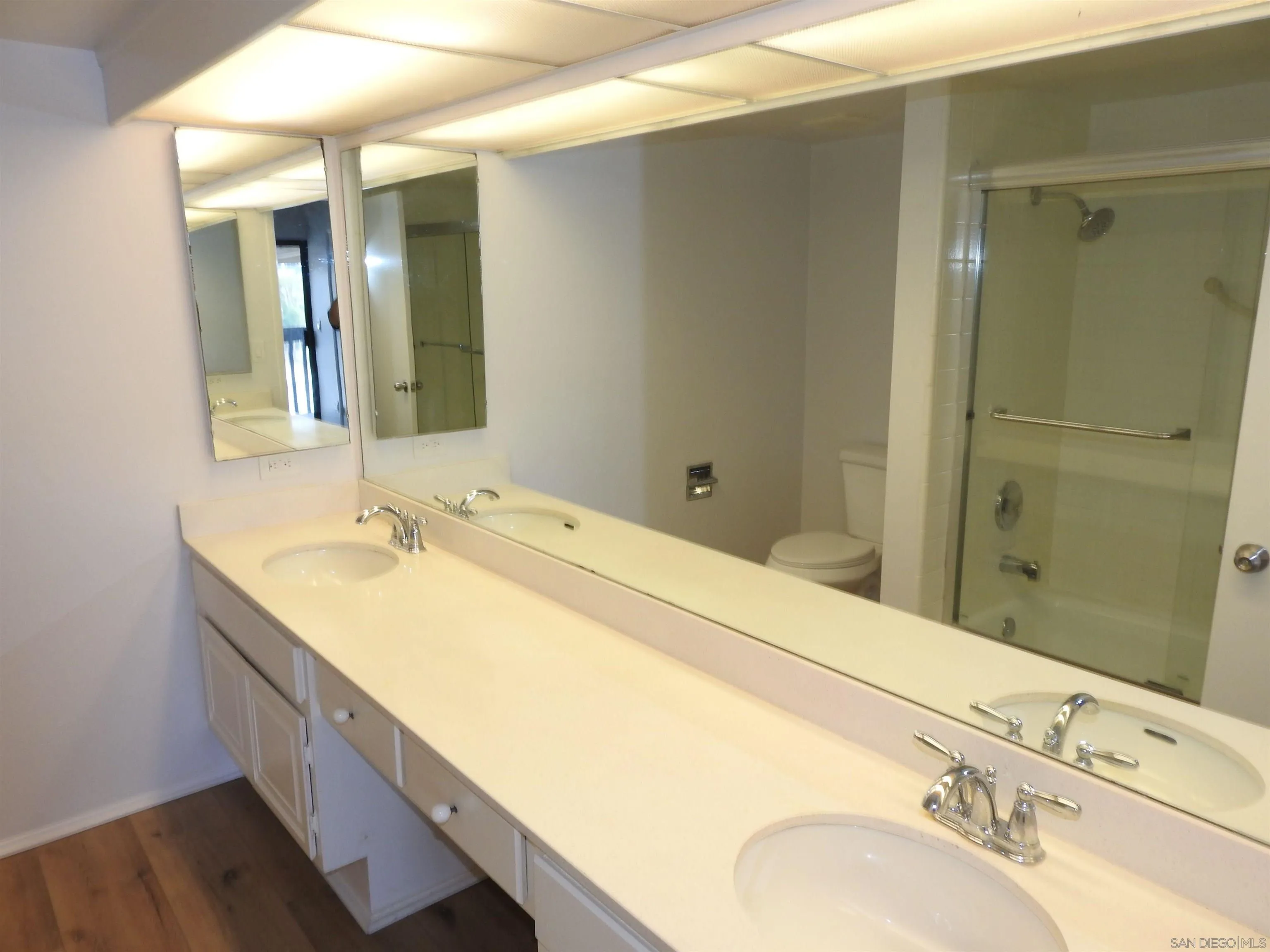 https://cdn.realtyfeed.com/cdn/127/250044125/961c5f96e2584b0c57b85c43661d3019.webp