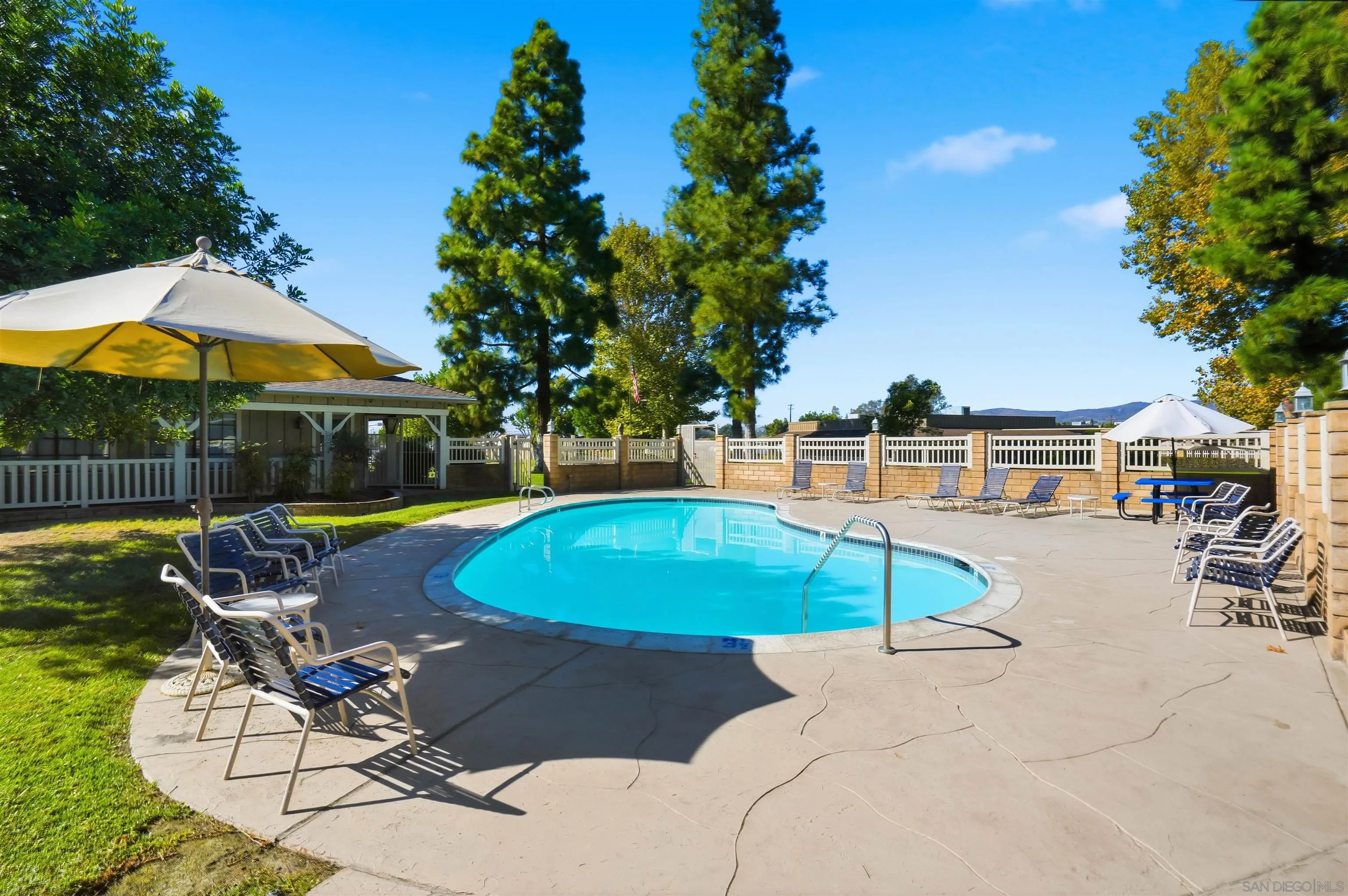https://cdn.realtyfeed.com/cdn/127/250044130/56b4711993e17688c33373927d8f4a32.webp