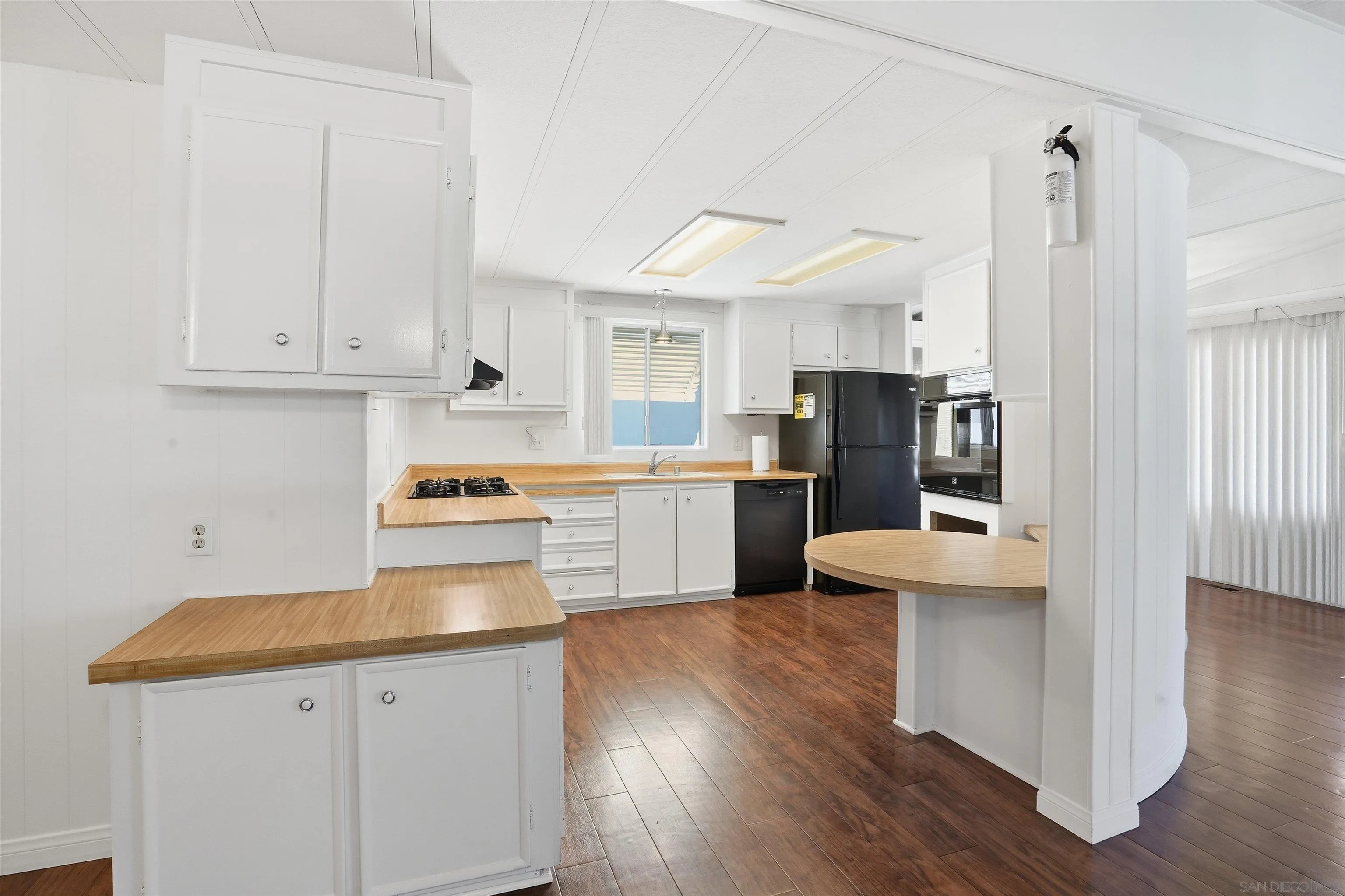 https://cdn.realtyfeed.com/cdn/127/250044130/716347c391904cd0f2af50014300ad19.webp