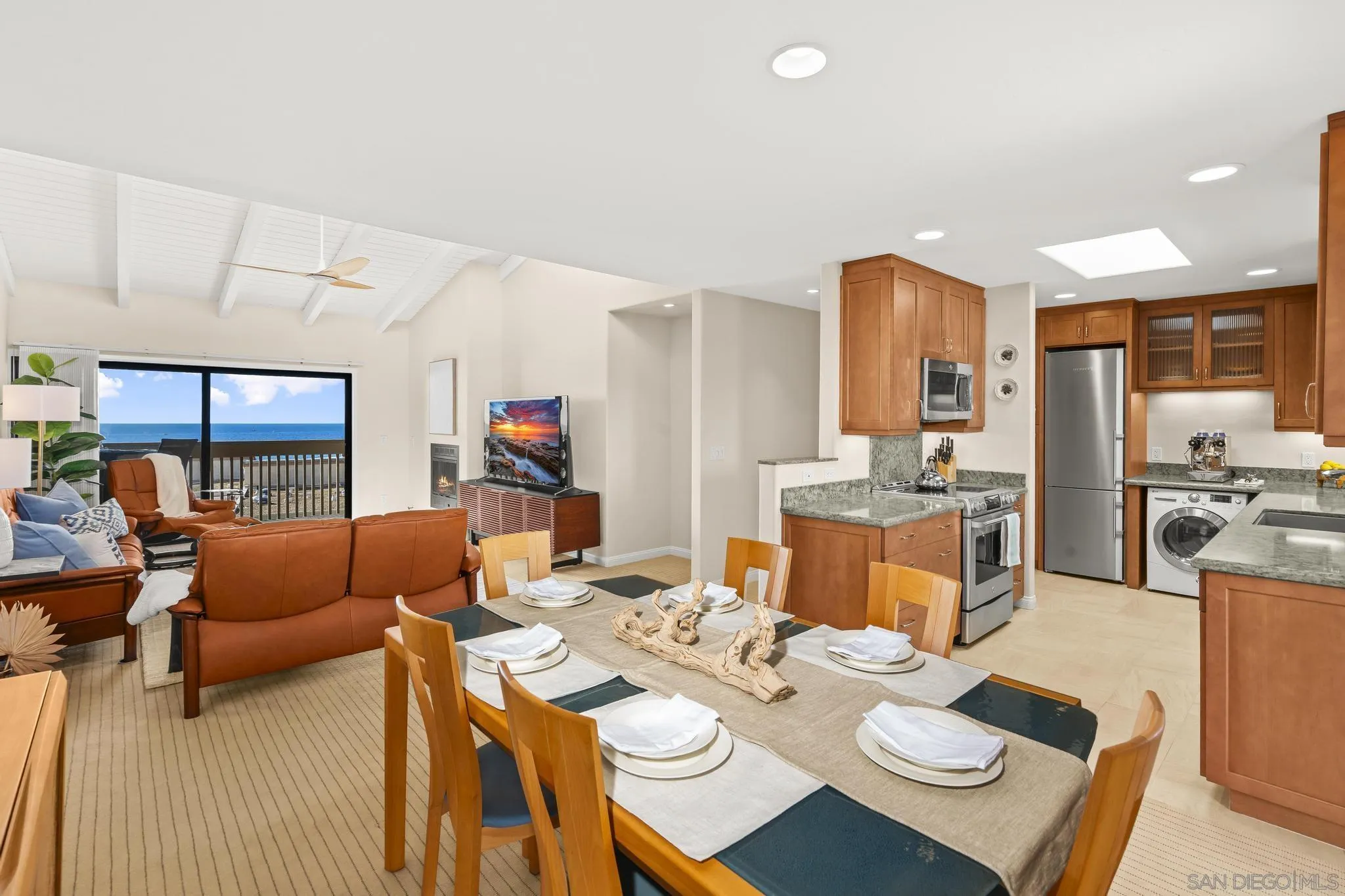 Photo #17: 250044138 Listing: Photo #17