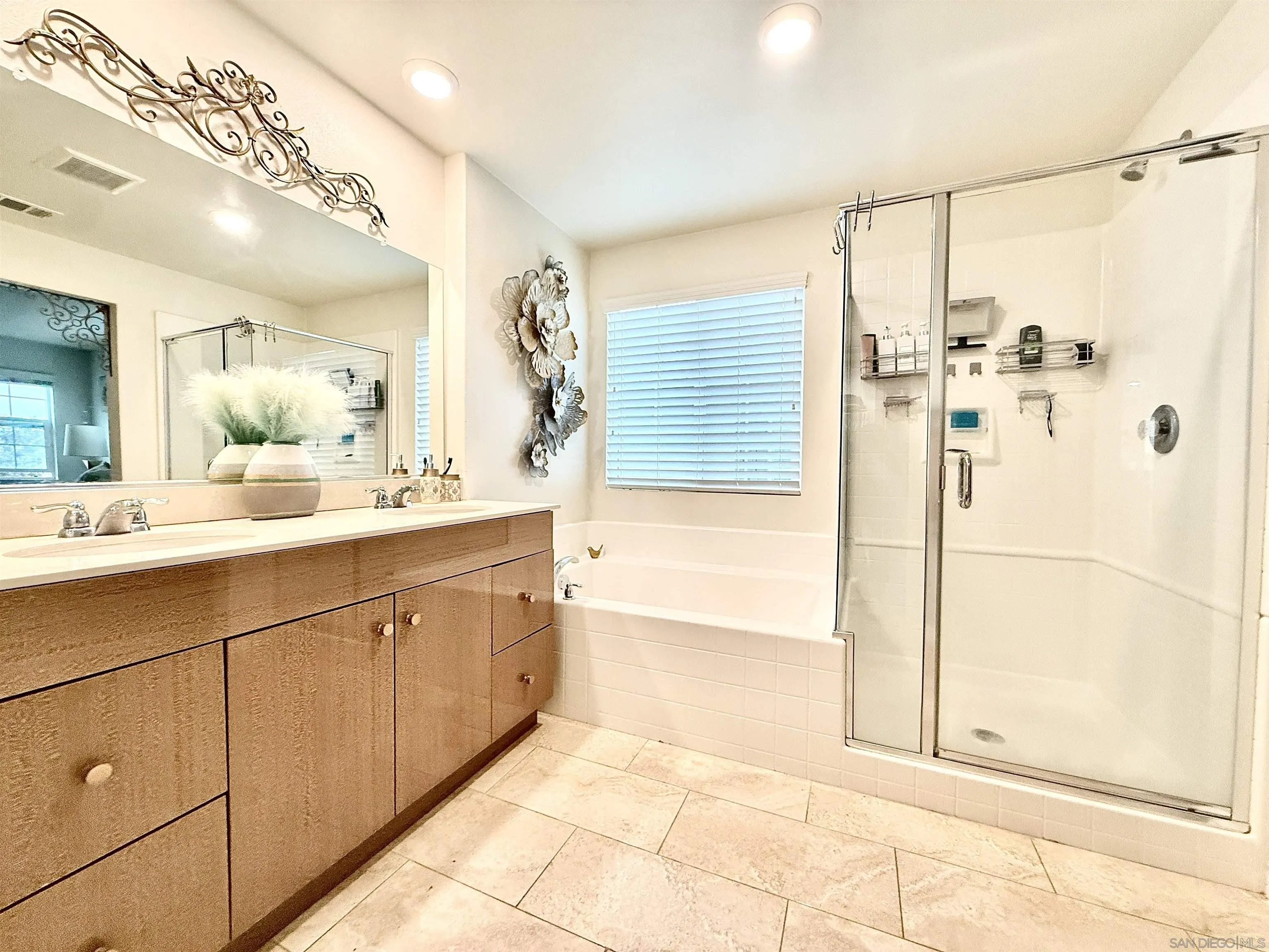 https://cdn.realtyfeed.com/cdn/127/250044143/109006bbd420561508edb0560a9401ad.webp
