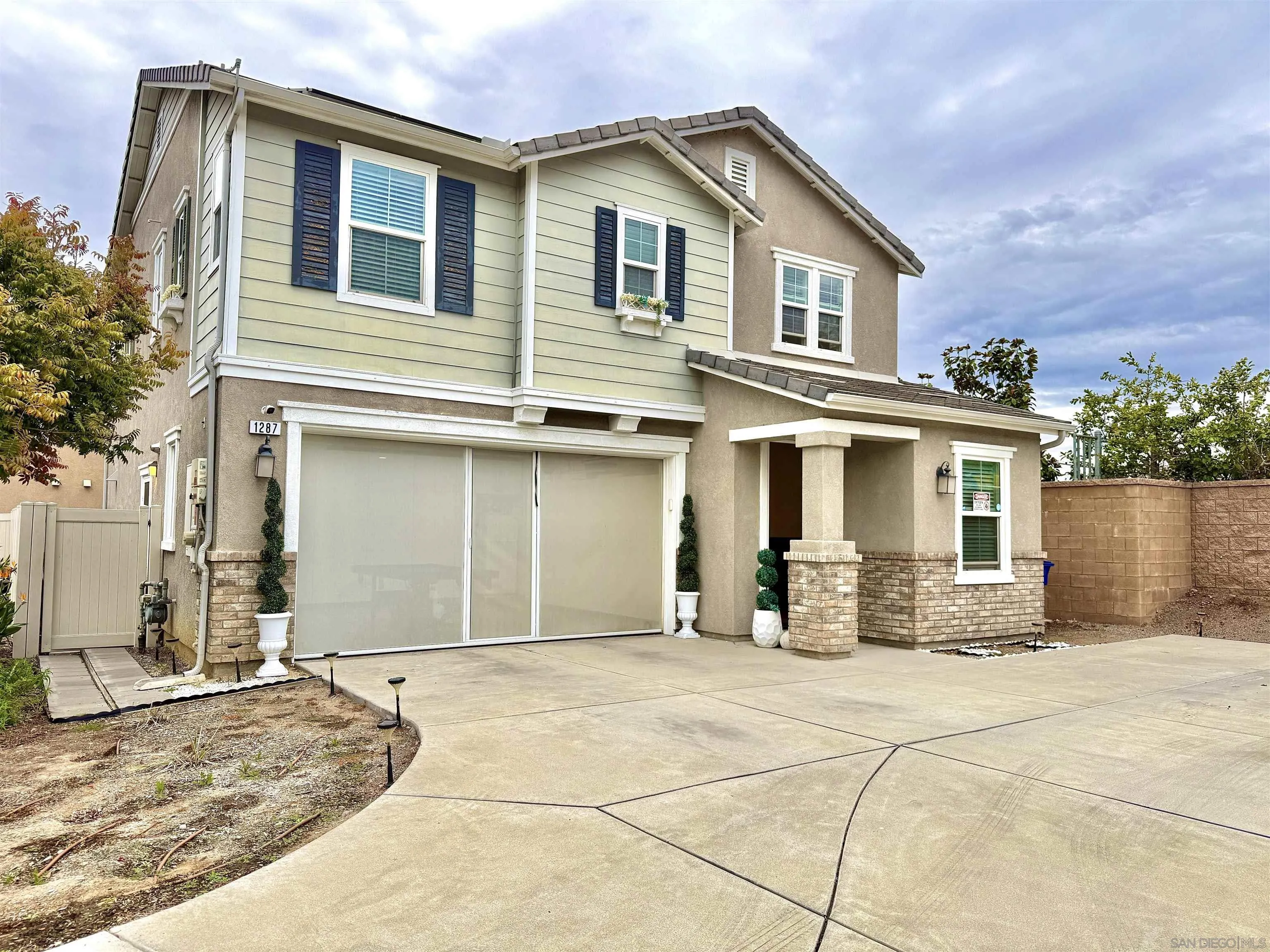 https://cdn.realtyfeed.com/cdn/127/250044143/517745aaaf3f2650018491ebe40fd660.webp