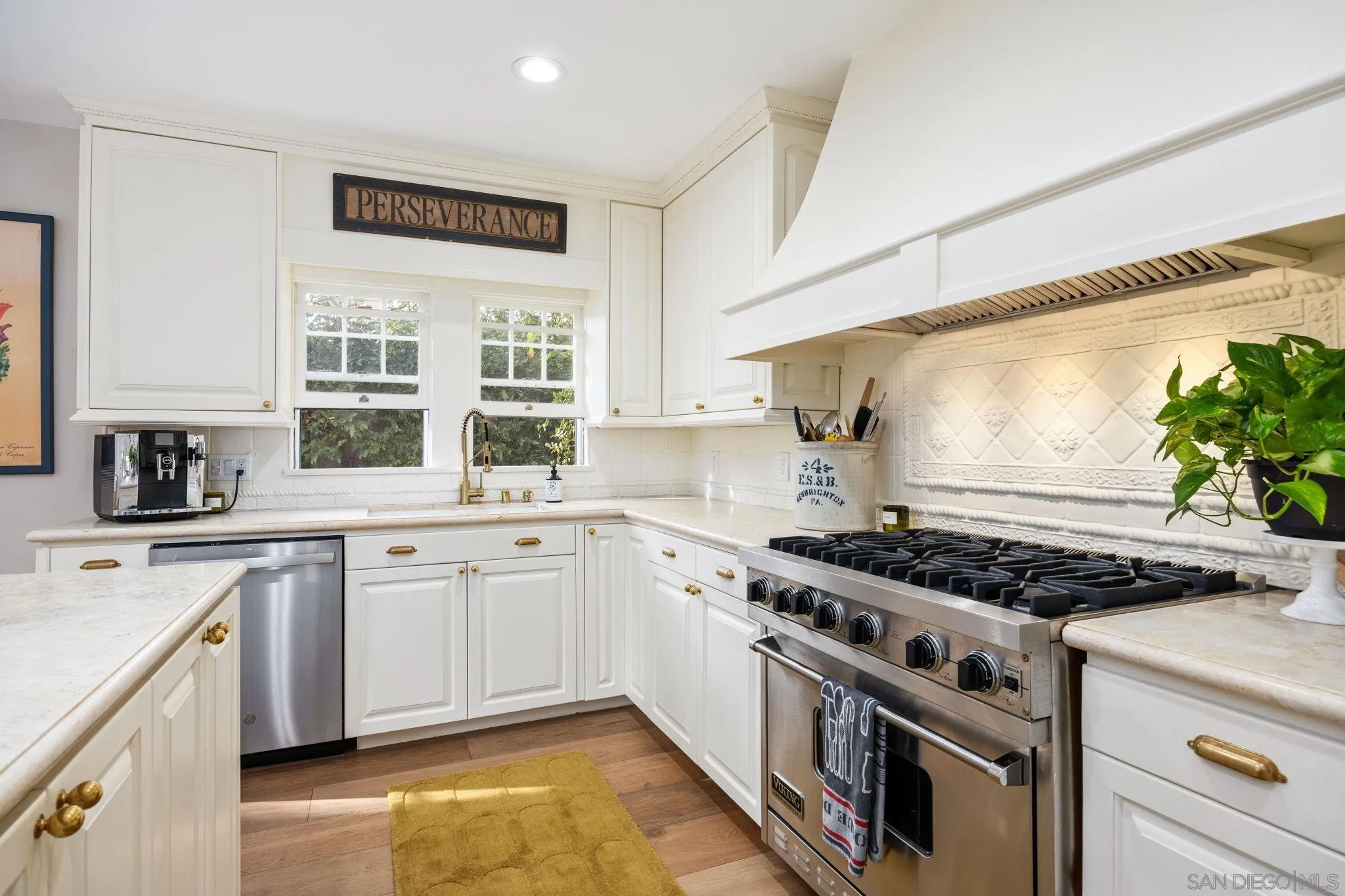 https://cdn.realtyfeed.com/cdn/127/250044147/413992baebbcbfb759e52f09680984e8.webp