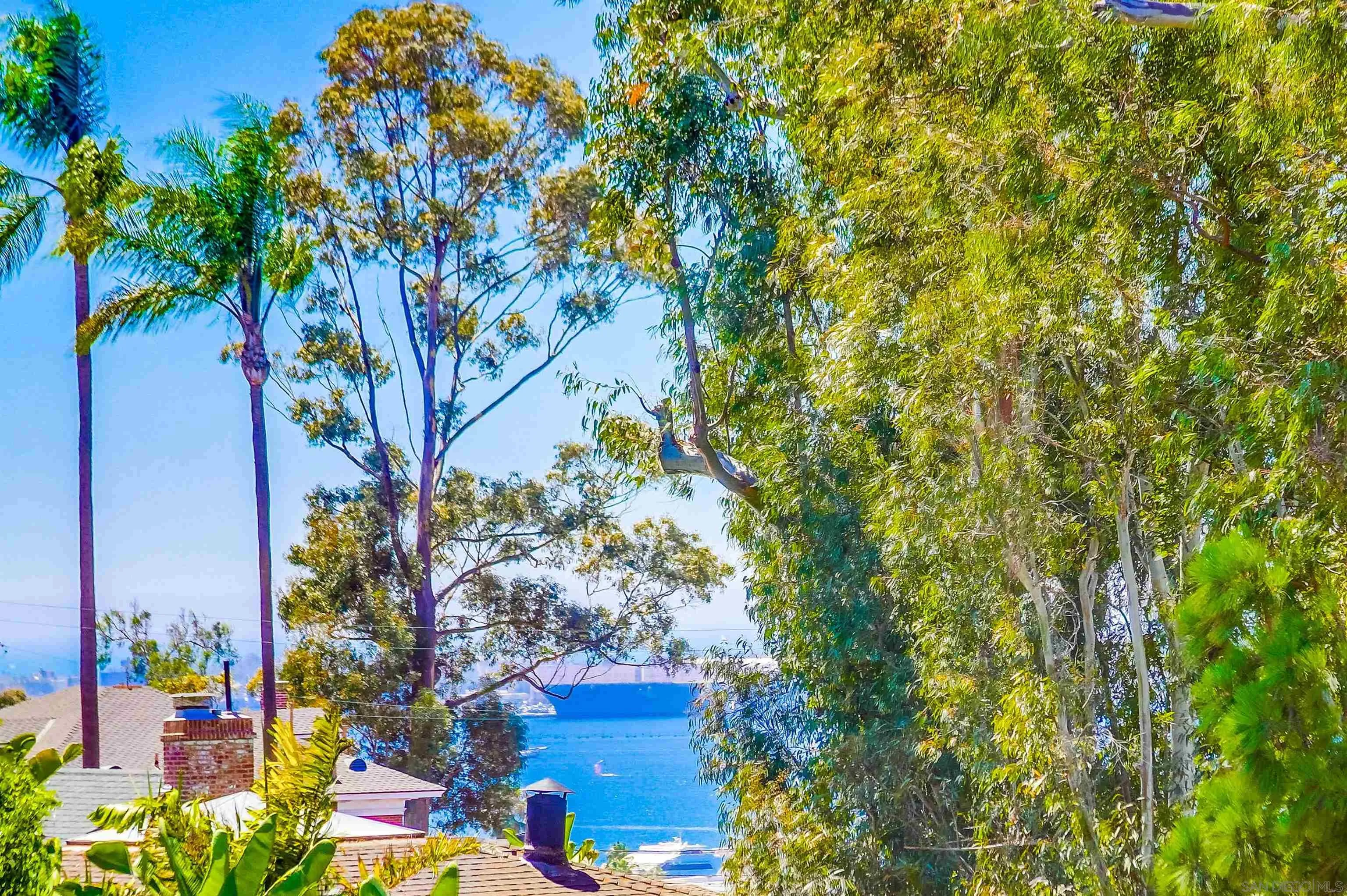https://cdn.realtyfeed.com/cdn/127/250044152/773f444708c40050e301186736fd8296.webp