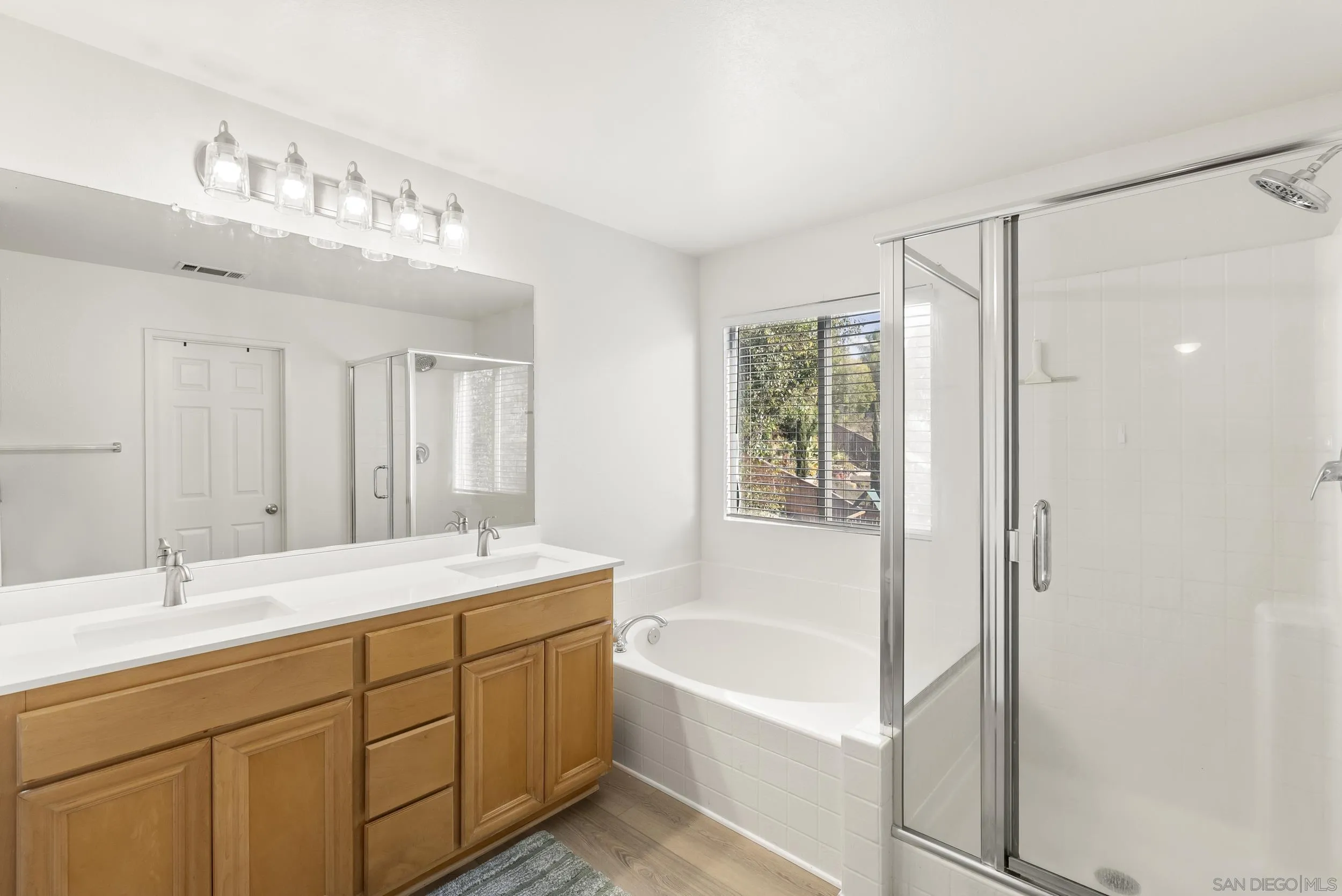 https://cdn.realtyfeed.com/cdn/127/250044155/087a1f34831bf51445c54009e569472e.webp