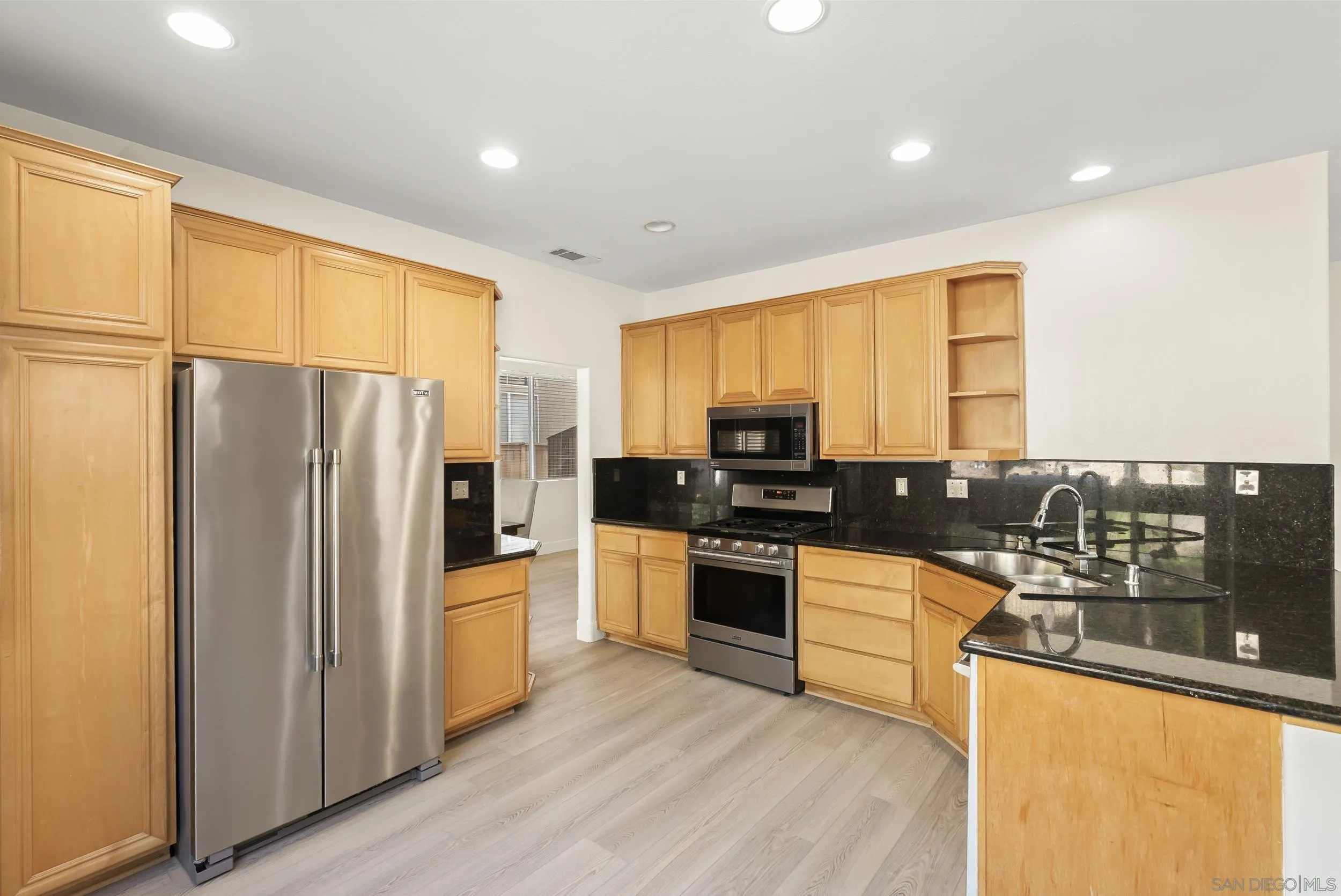 https://cdn.realtyfeed.com/cdn/127/250044155/bb838f419943f9894ed792306e6d8734.webp