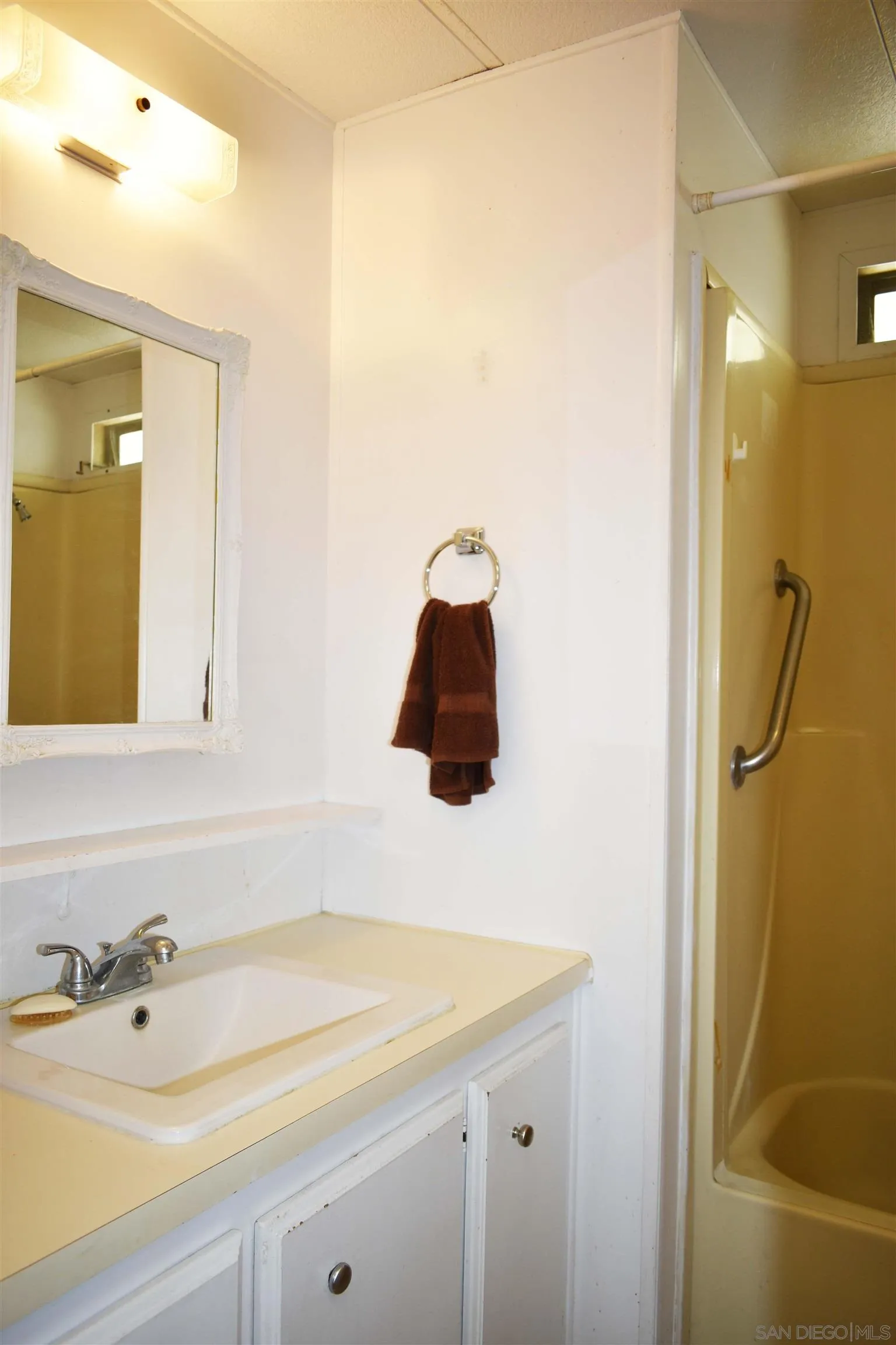 https://cdn.realtyfeed.com/cdn/127/250044157/8be31d29553f884bc995015dc007096a.webp