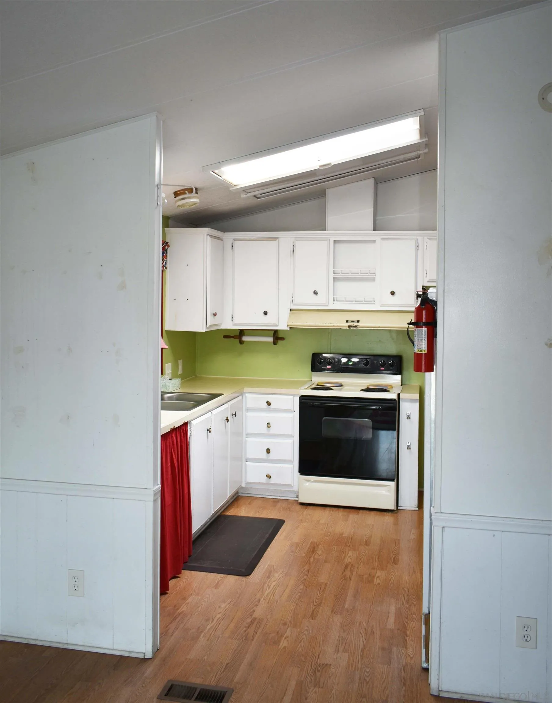 https://cdn.realtyfeed.com/cdn/127/250044157/c251f17ed3991586acc162986dfccc43.webp