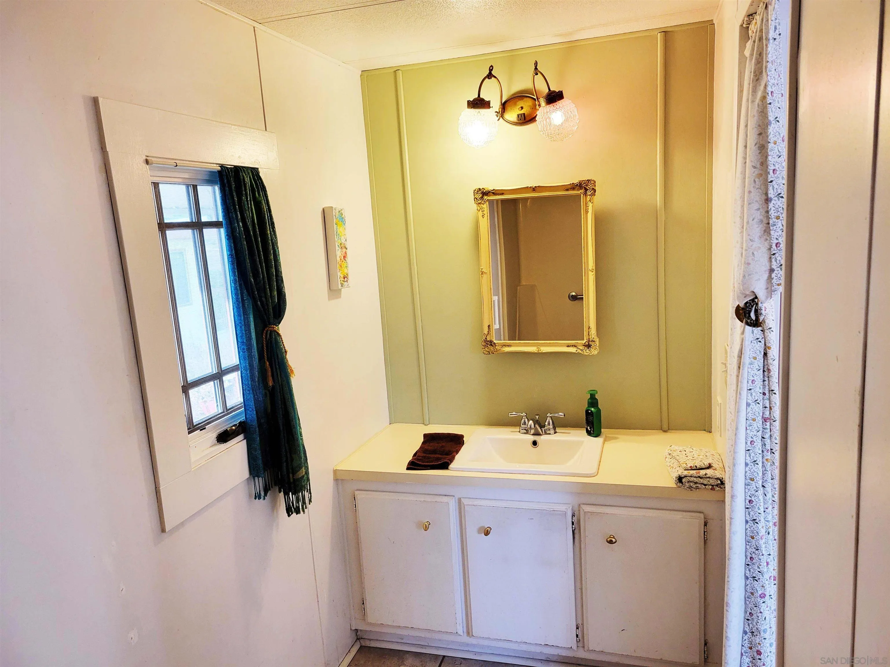 https://cdn.realtyfeed.com/cdn/127/250044157/f98722c573586b36252be69c9ed79935.webp