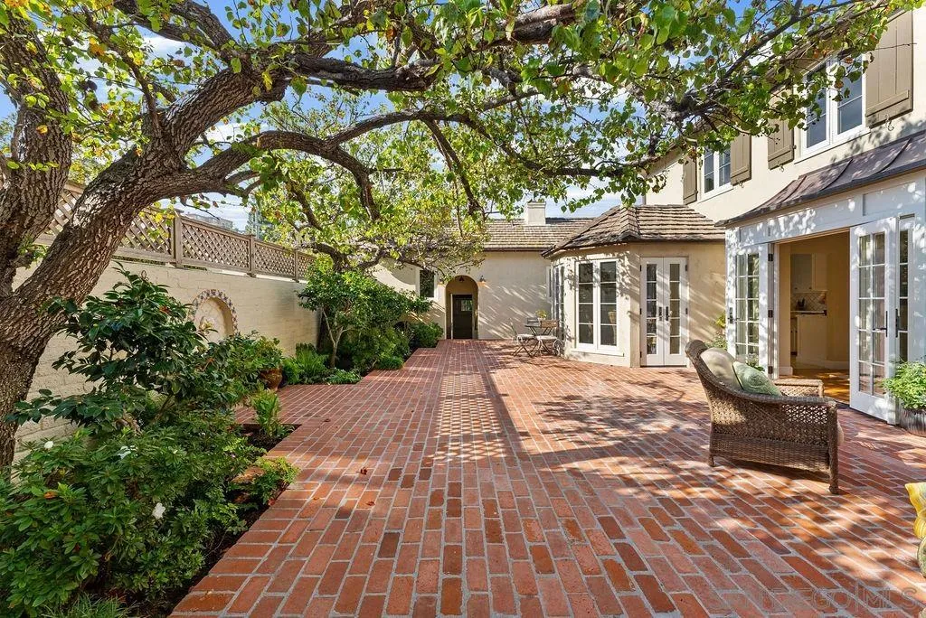 https://cdn.realtyfeed.com/cdn/127/250044159/5328effb99e750af34ac03fab21f1c33.webp