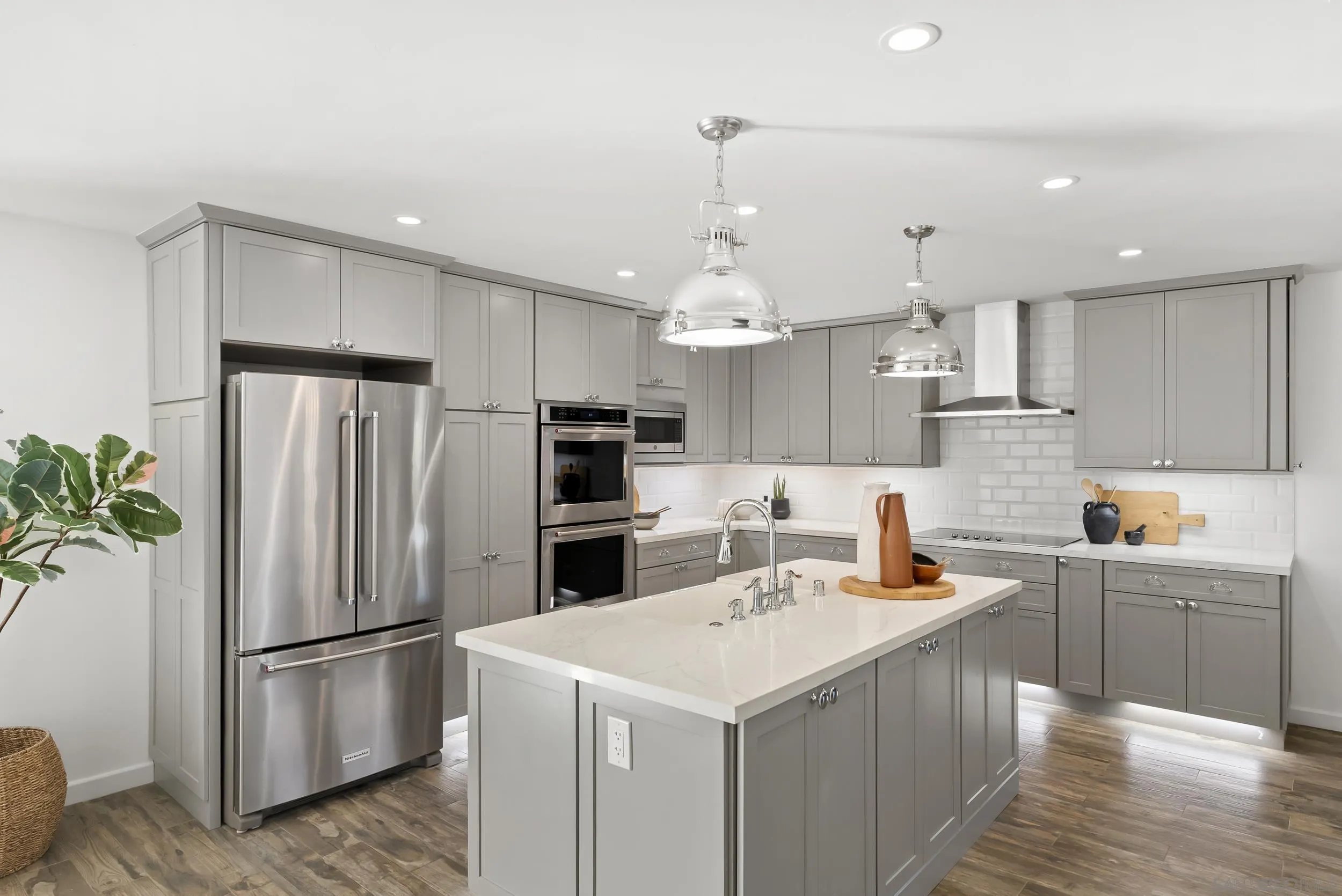 https://cdn.realtyfeed.com/cdn/127/250044176/547a8e6f50a545b789f814efdc332494.webp