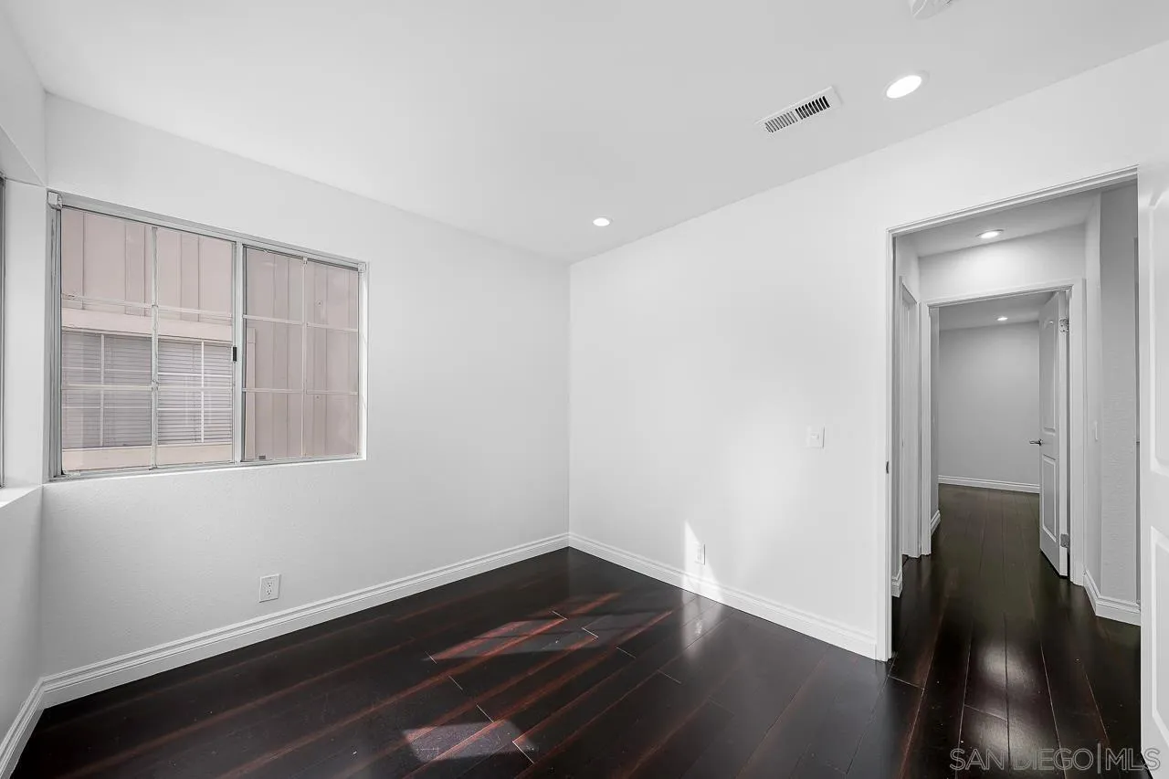 https://cdn.realtyfeed.com/cdn/127/250044189/50ab2bf334bc52b664ed144b139b68d6.webp