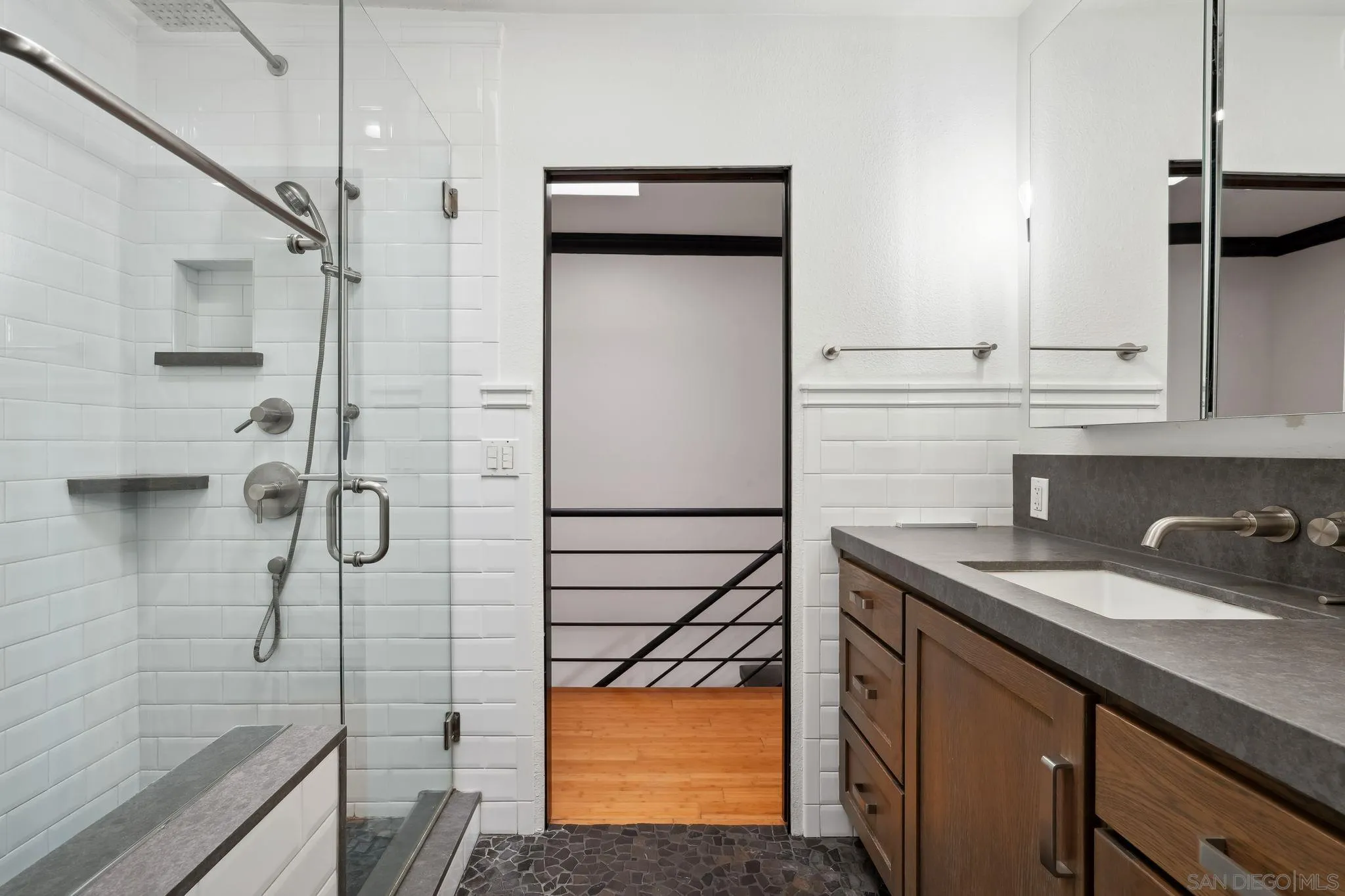 https://cdn.realtyfeed.com/cdn/127/250044196/fd71fde2950dd9246656011e05098342.webp