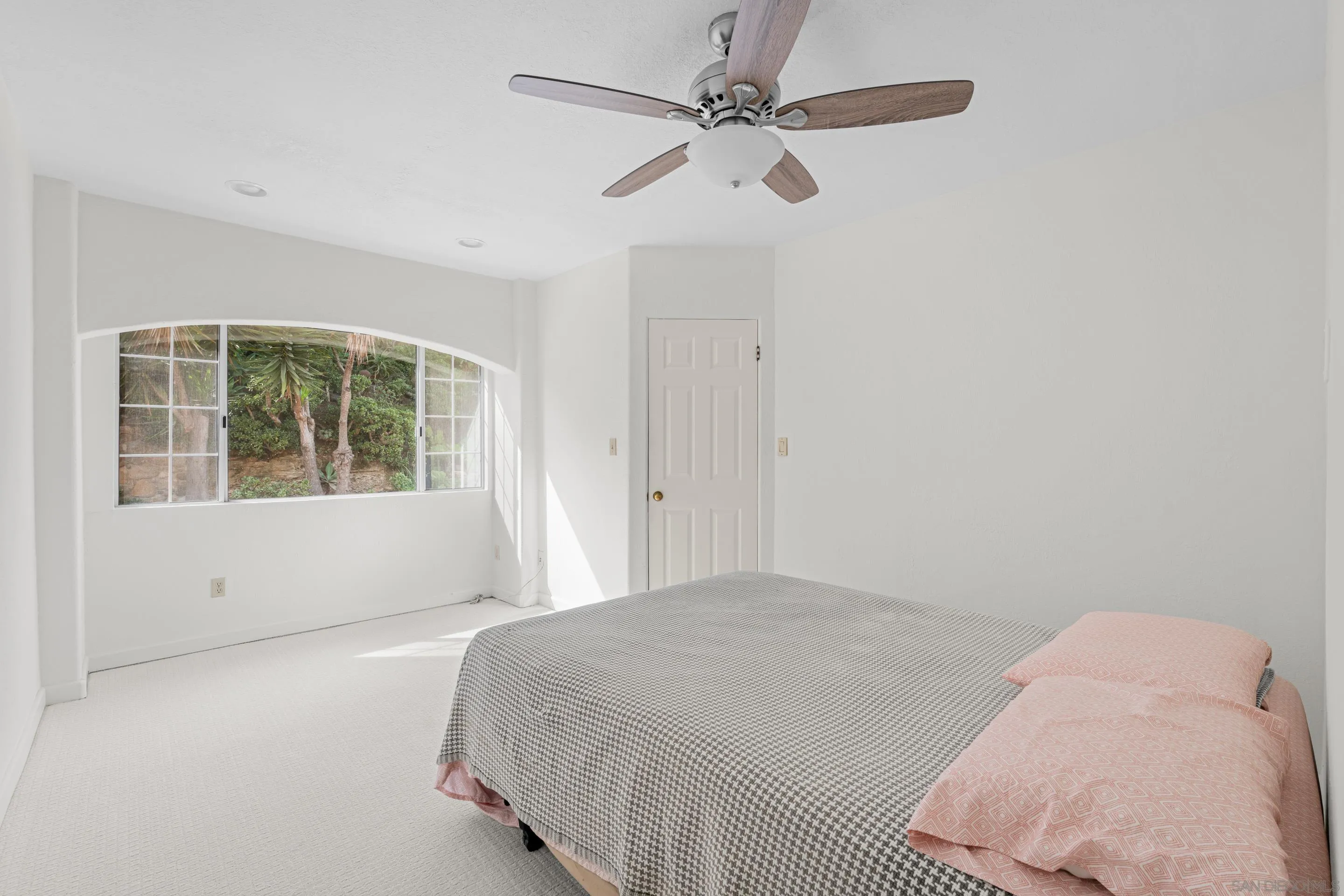 https://cdn.realtyfeed.com/cdn/127/250044213/6fde3418cf5e0c003f957720fea1d4eb.webp