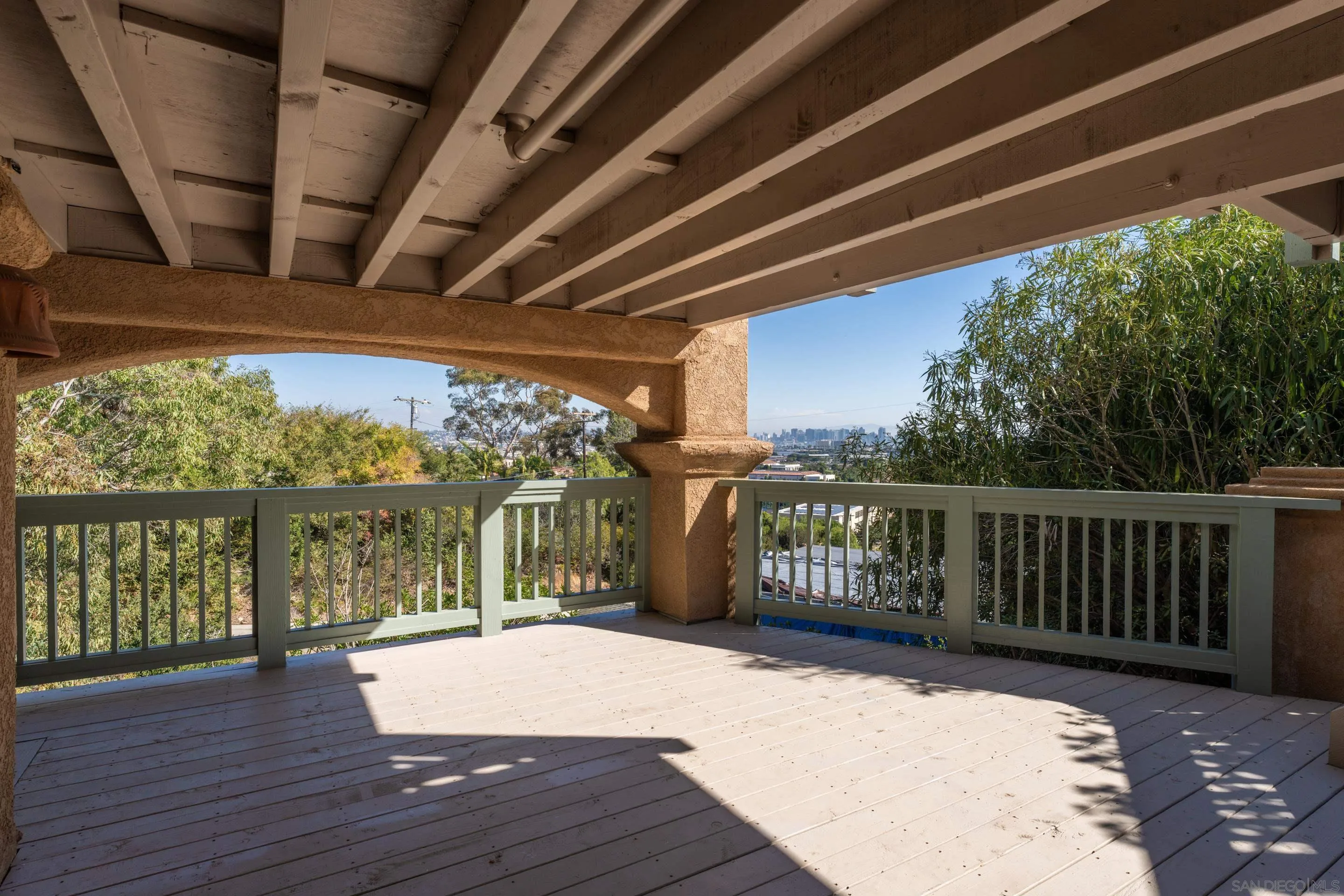 https://cdn.realtyfeed.com/cdn/127/250044213/8a200ddab4b733e87f98139c2010fbd1.webp