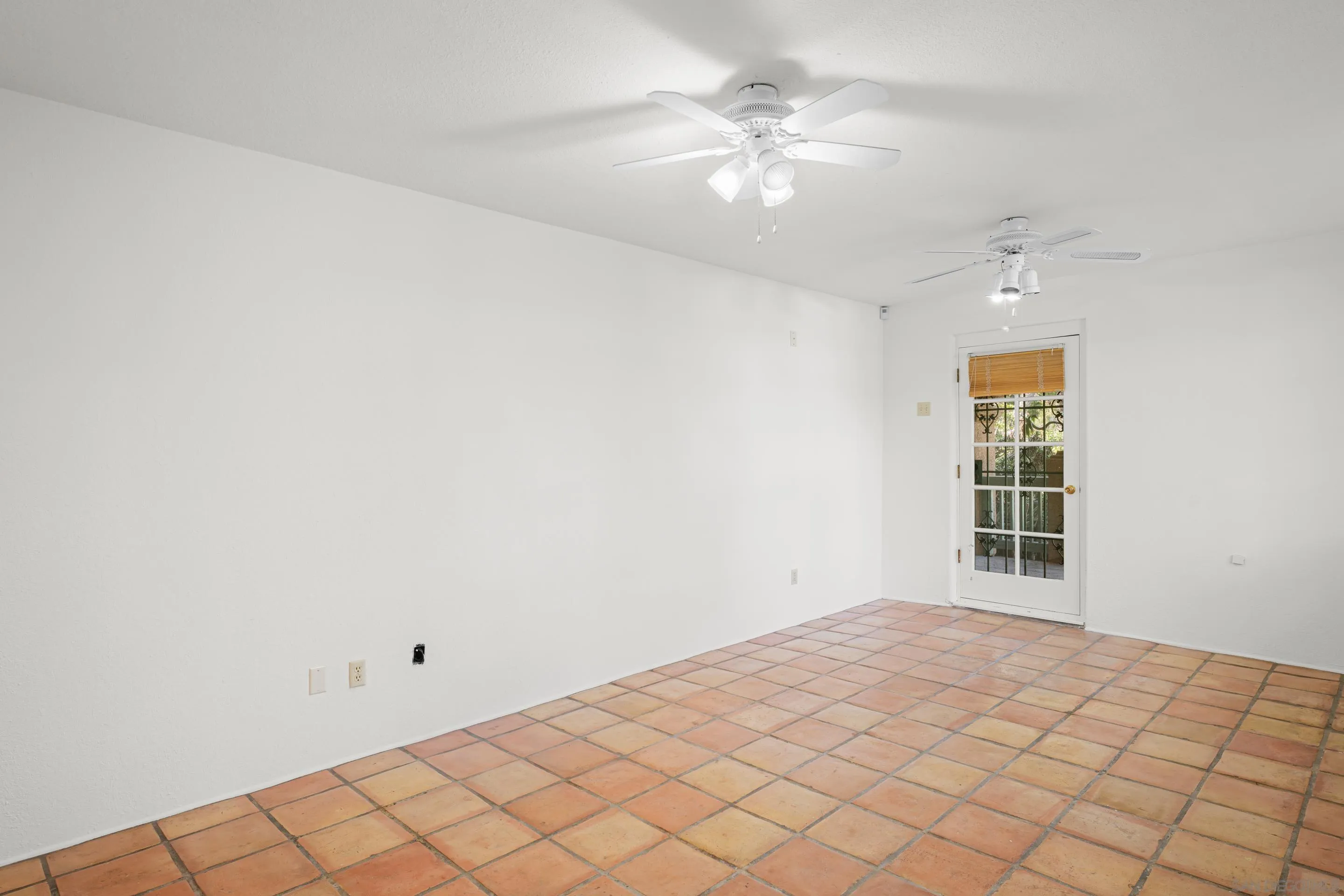 https://cdn.realtyfeed.com/cdn/127/250044213/aee49299f4fb5c54e93a97c6bf1955b8.webp