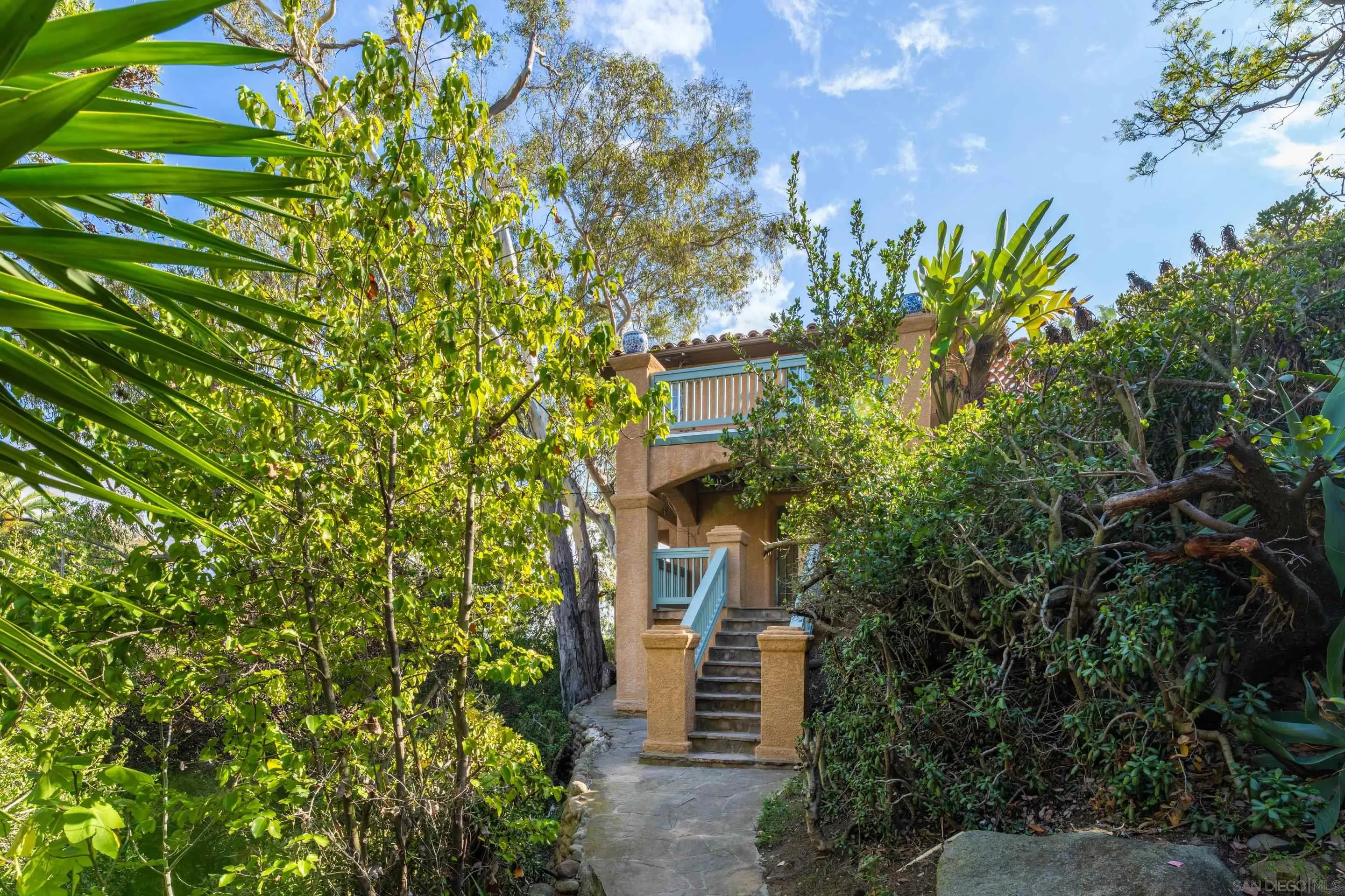 https://cdn.realtyfeed.com/cdn/127/250044213/b13f195205395f7ebe556e323512c1de.webp