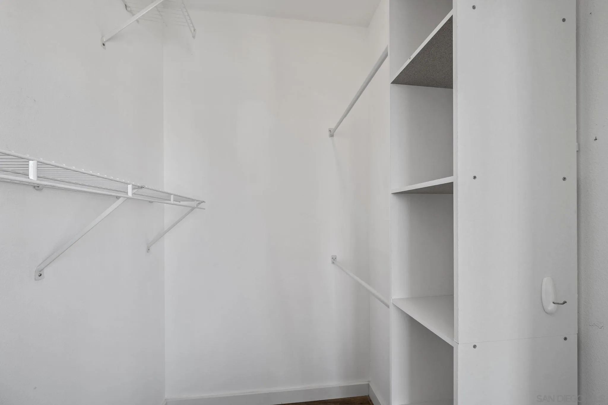 https://cdn.realtyfeed.com/cdn/127/250044219/270493fba5671ed5b309749fe655270c.webp