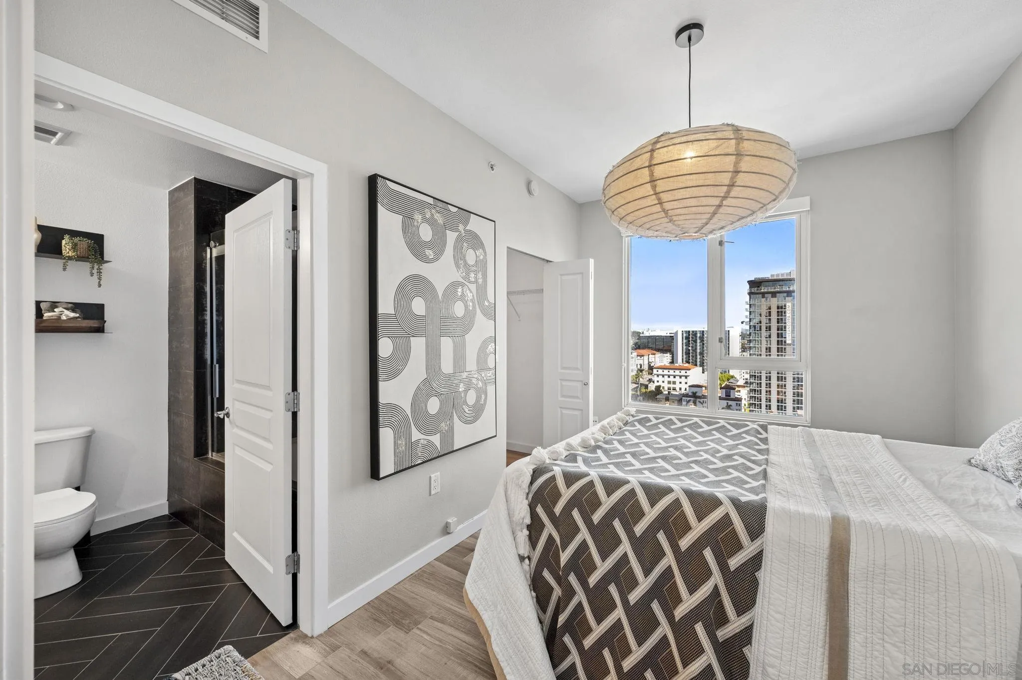 https://cdn.realtyfeed.com/cdn/127/250044219/8c1548a0401b6138adfd1c819408e427.webp