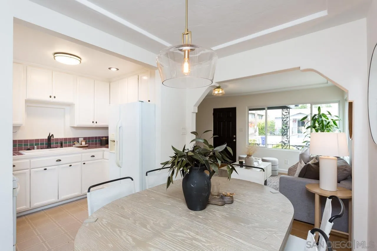 https://cdn.realtyfeed.com/cdn/127/250044226/410887e647c525319fe301cc01bfedd5.webp