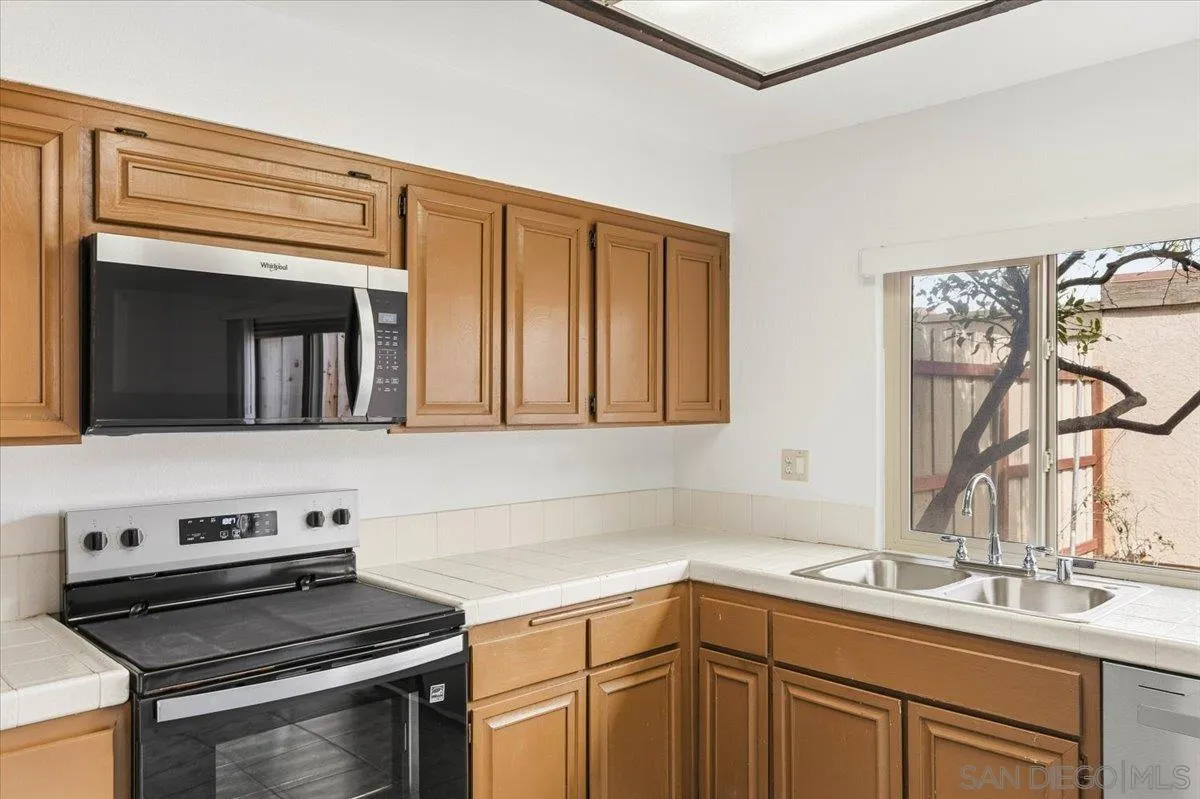 Photo #3: 250044234 Listing 