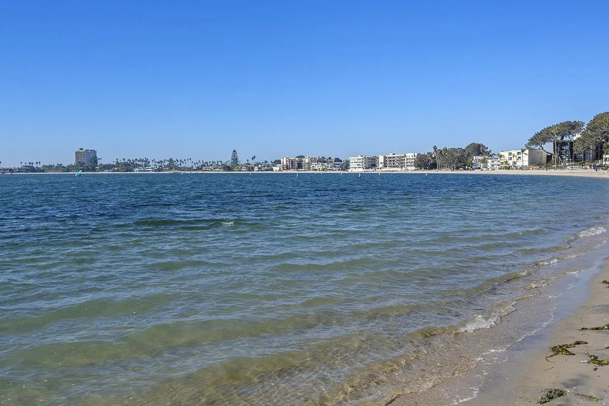 3828 Riviera Dr UNIT 2B, San Diego, CA, 92109