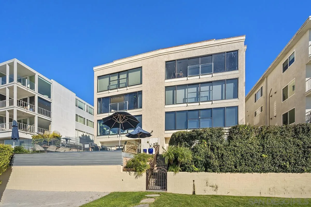 3828 Riviera Dr UNIT 2B, San Diego, CA, 92109