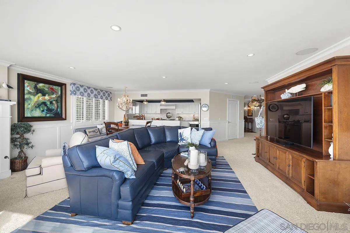 3828 Riviera Dr UNIT 2B, San Diego, CA, 92109