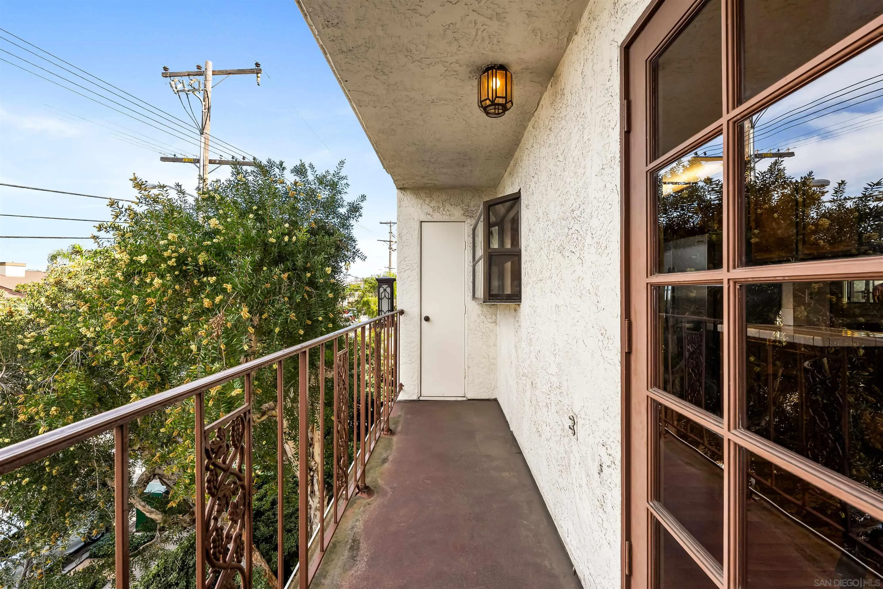 https://cdn.realtyfeed.com/cdn/127/250044263/e317965a9bb81537d91607d404a1bff1.webp