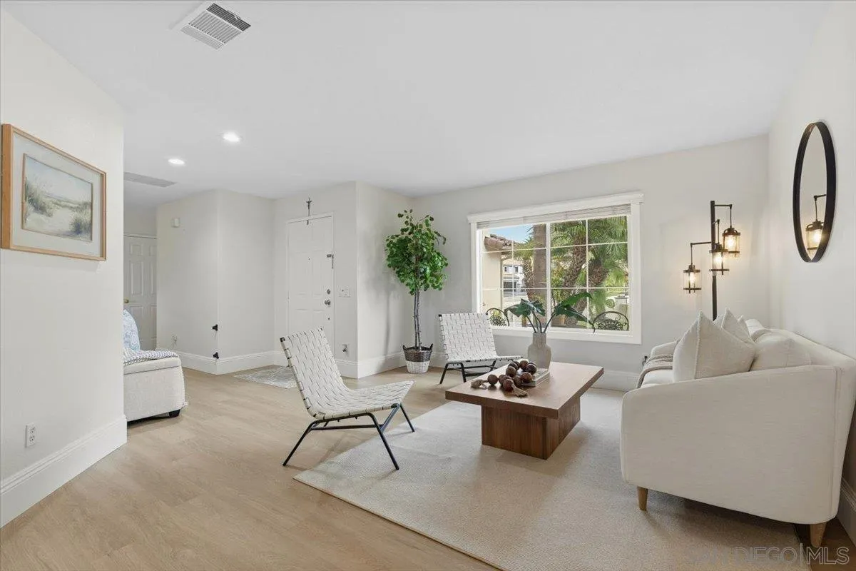 https://cdn.realtyfeed.com/cdn/127/250044275/2b93603ce12d15554f462dca6183b661.webp