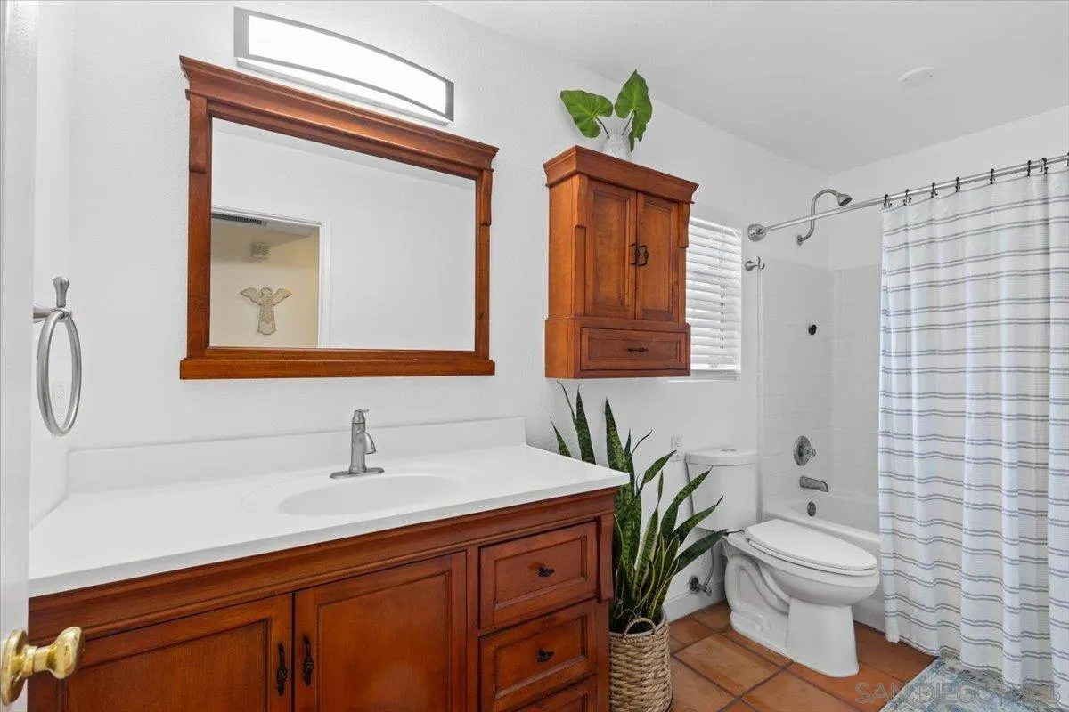 https://cdn.realtyfeed.com/cdn/127/250044275/484d807fa2429553ef7c4214e315ea86.webp
