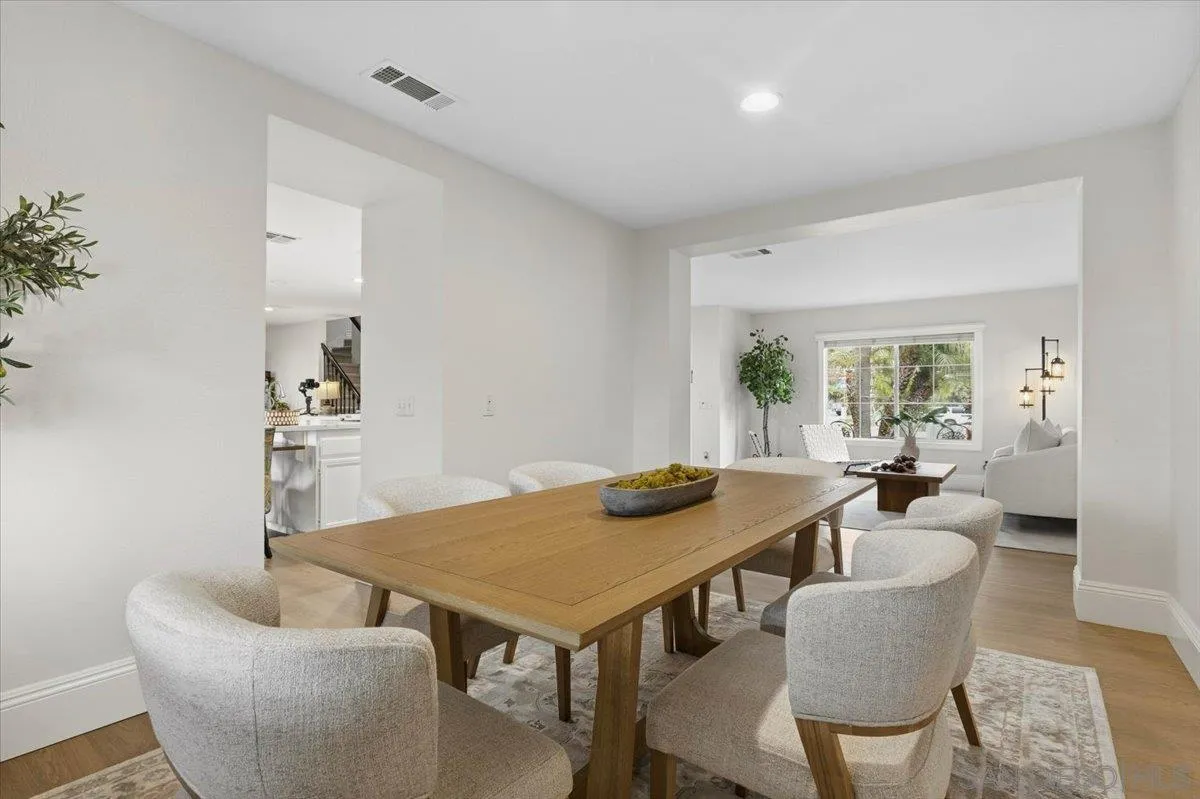 https://cdn.realtyfeed.com/cdn/127/250044275/bc510546178c3185215564e9ee890ecf.webp