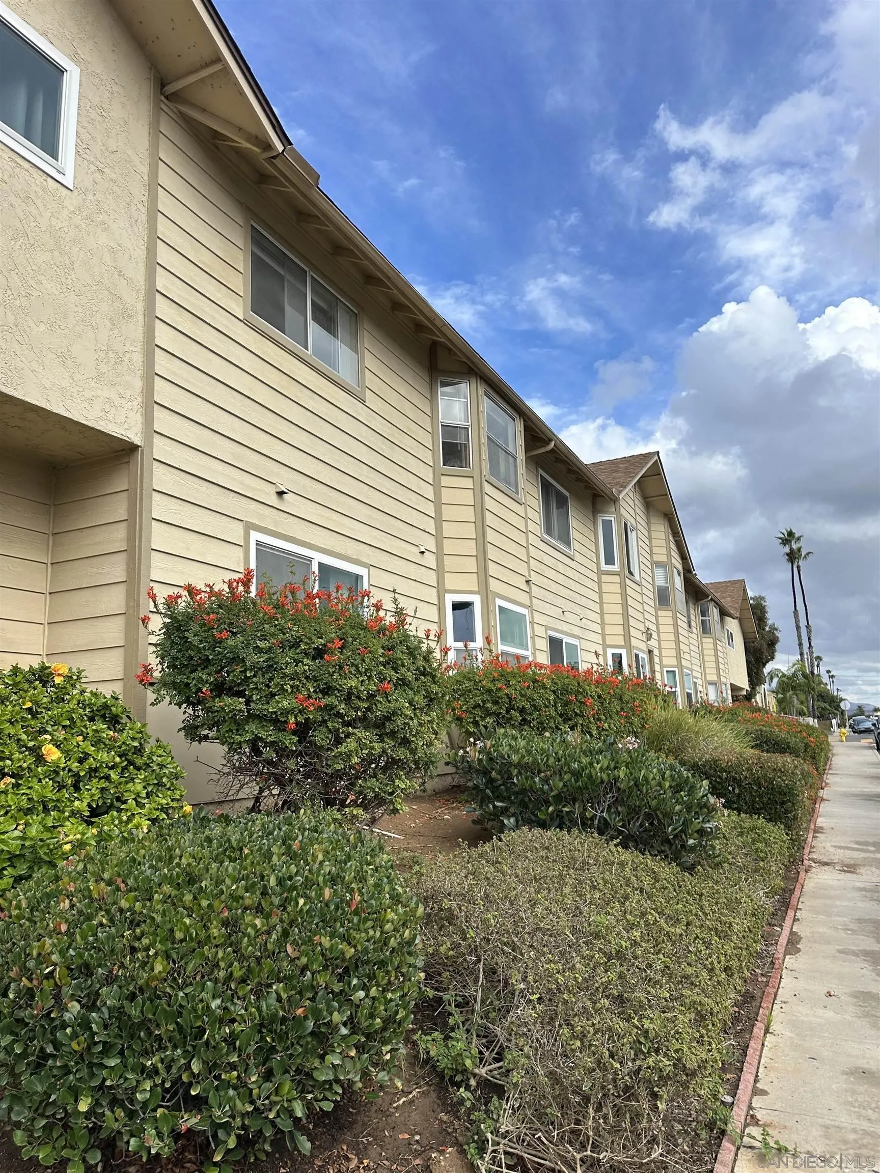 https://cdn.realtyfeed.com/cdn/127/250044288/1512da01ab4a013947e0e5e63145dad4.webp