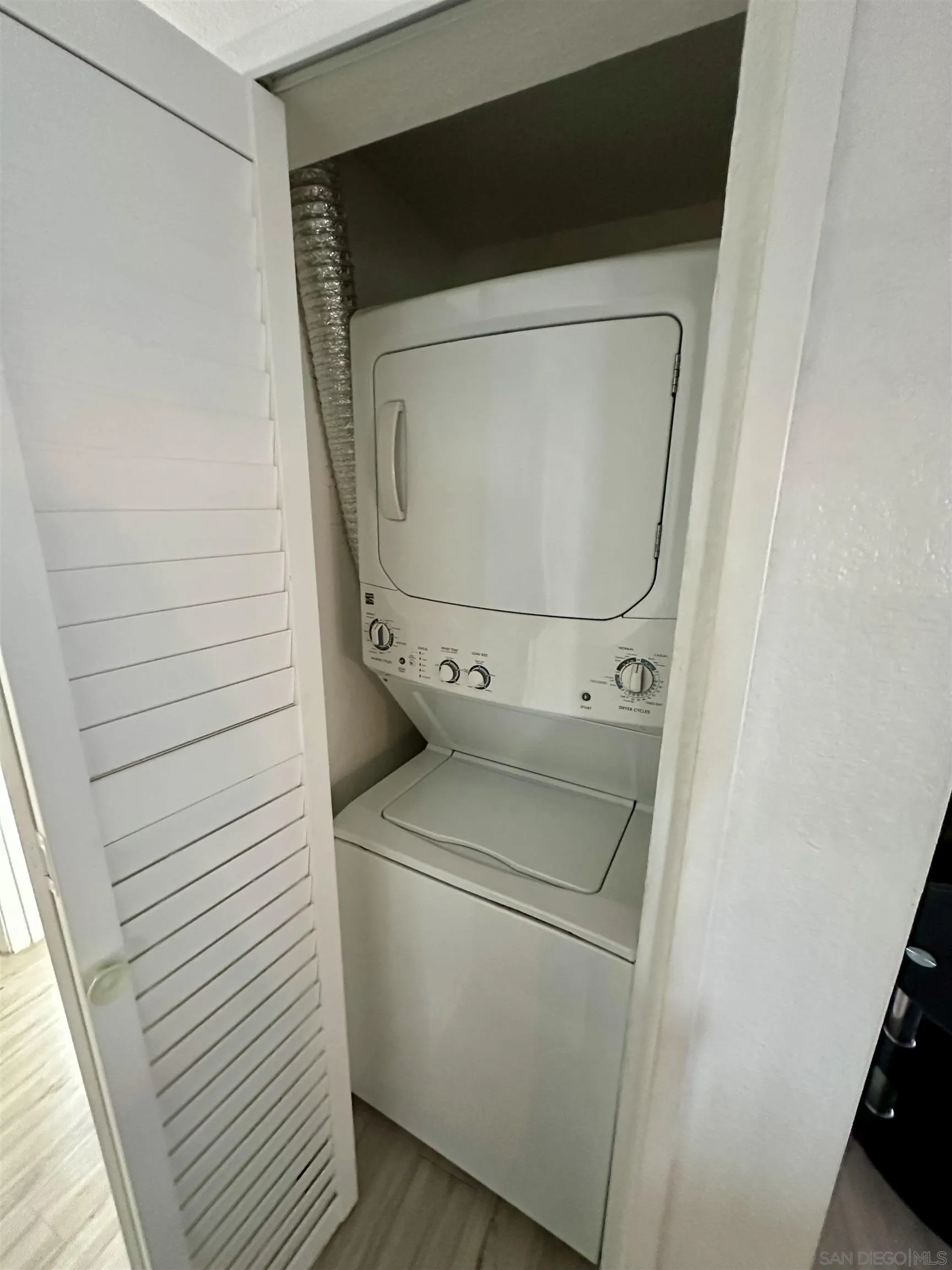 https://cdn.realtyfeed.com/cdn/127/250044288/500771e8600cc18988fa444843f11512.webp