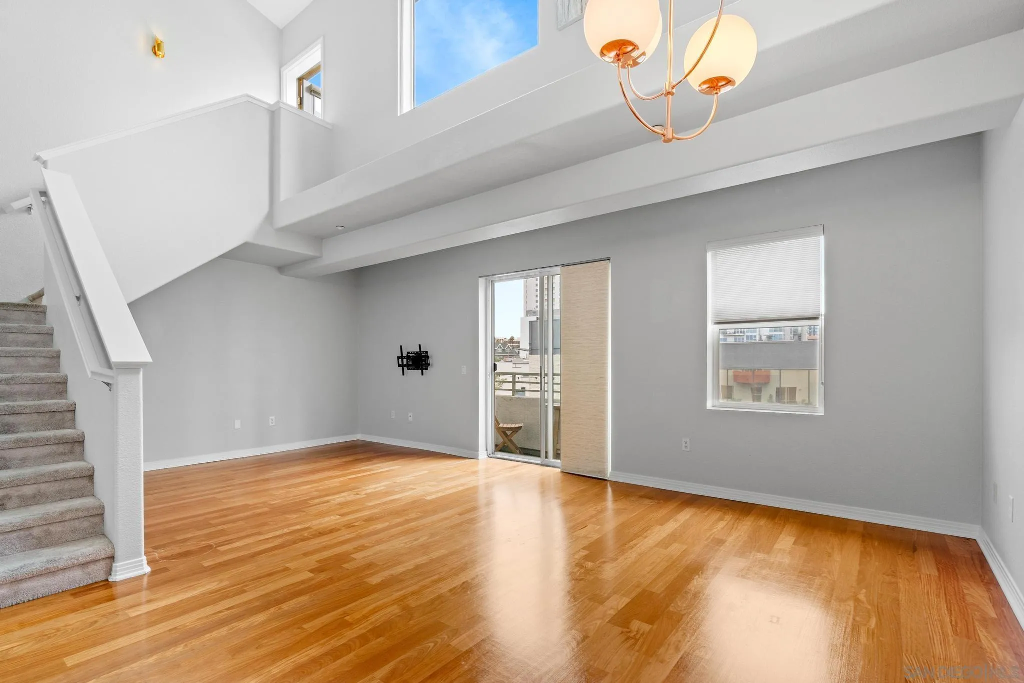 https://cdn.realtyfeed.com/cdn/127/250044291/74d16ce0b7e7fc509a495634e212fbbe.webp