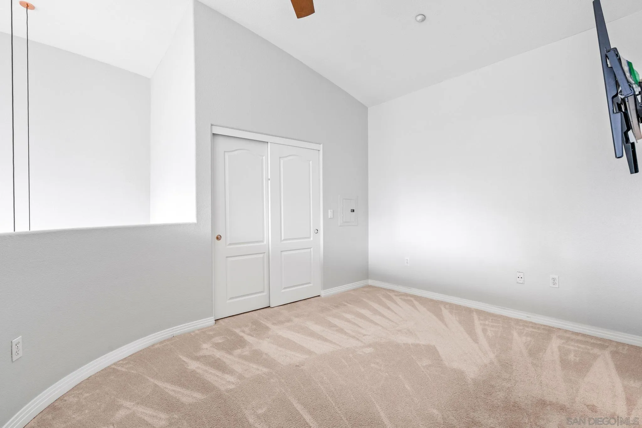 https://cdn.realtyfeed.com/cdn/127/250044291/8966a04bb38cca1253785c6ca86430f3.webp