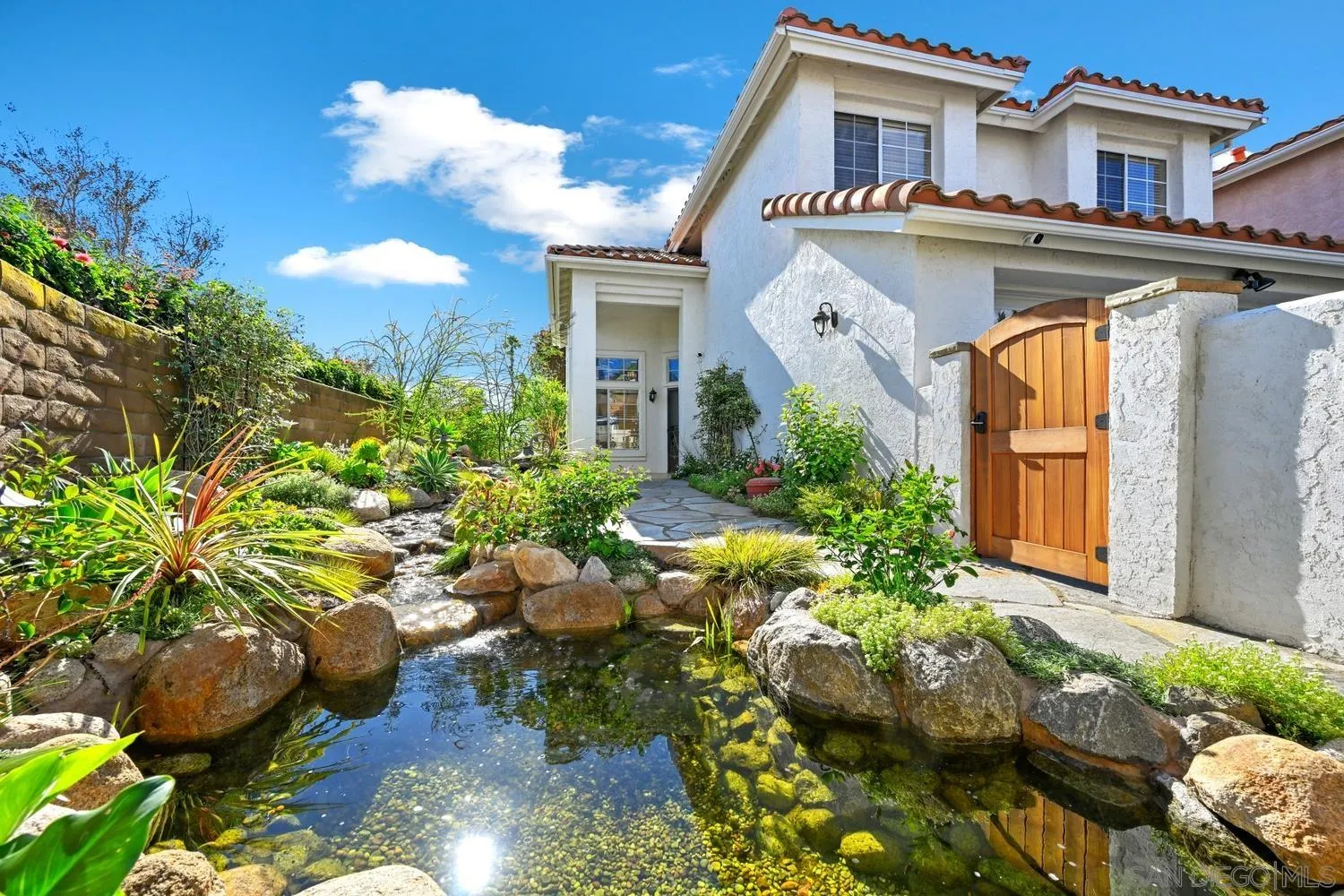 https://cdn.realtyfeed.com/cdn/127/250044295/365856637d94859f51d8f8df7da00f51.webp