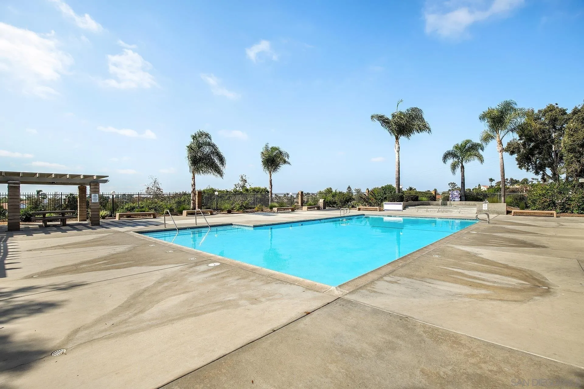 https://cdn.realtyfeed.com/cdn/127/250044295/88a743f2475d70ea71d57ea98d23f4a7.webp