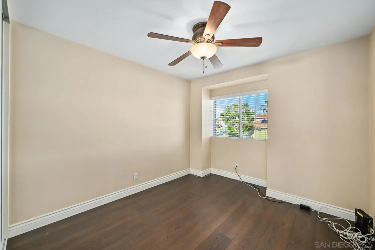 https://cdn.realtyfeed.com/cdn/127/250044295/db1a1155632b4d967c9914ae117f3b2c.webp